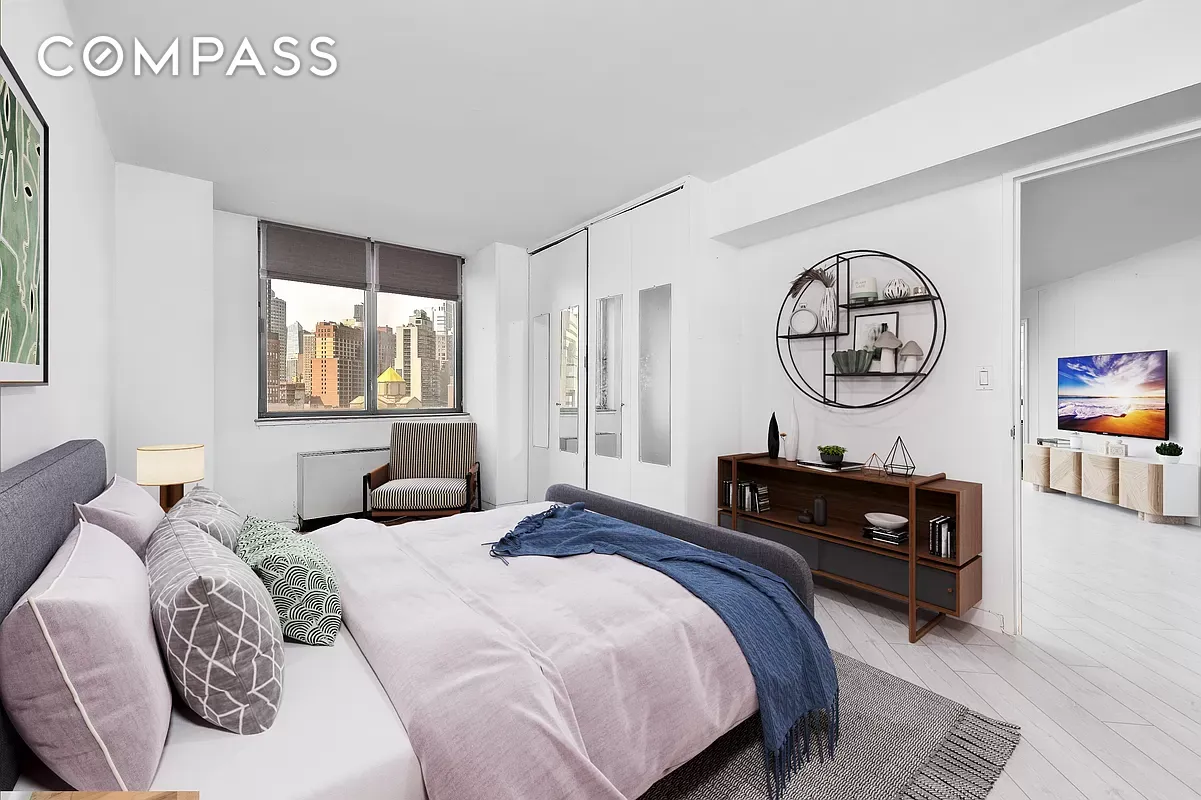 630 1st Avenue 10L, Murray Hill, Midtown East, NYC - 2 Bedrooms  
2 Bathrooms  
5 Rooms - 