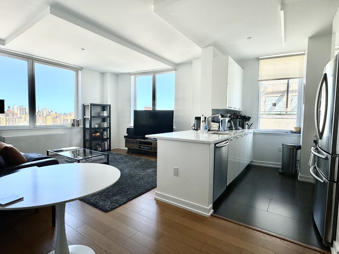 227 West 77th Street 21A, Upper West Side, Upper West Side, NYC - 2 Bedrooms  
2 Bathrooms  
5 Rooms - 