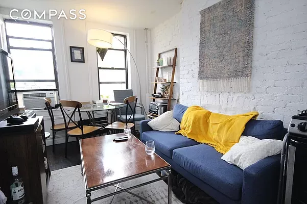 269 East 10th Street 12, East Village, Downtown, NYC - 1 Bedrooms  
1 Bathrooms  
2 Rooms - 