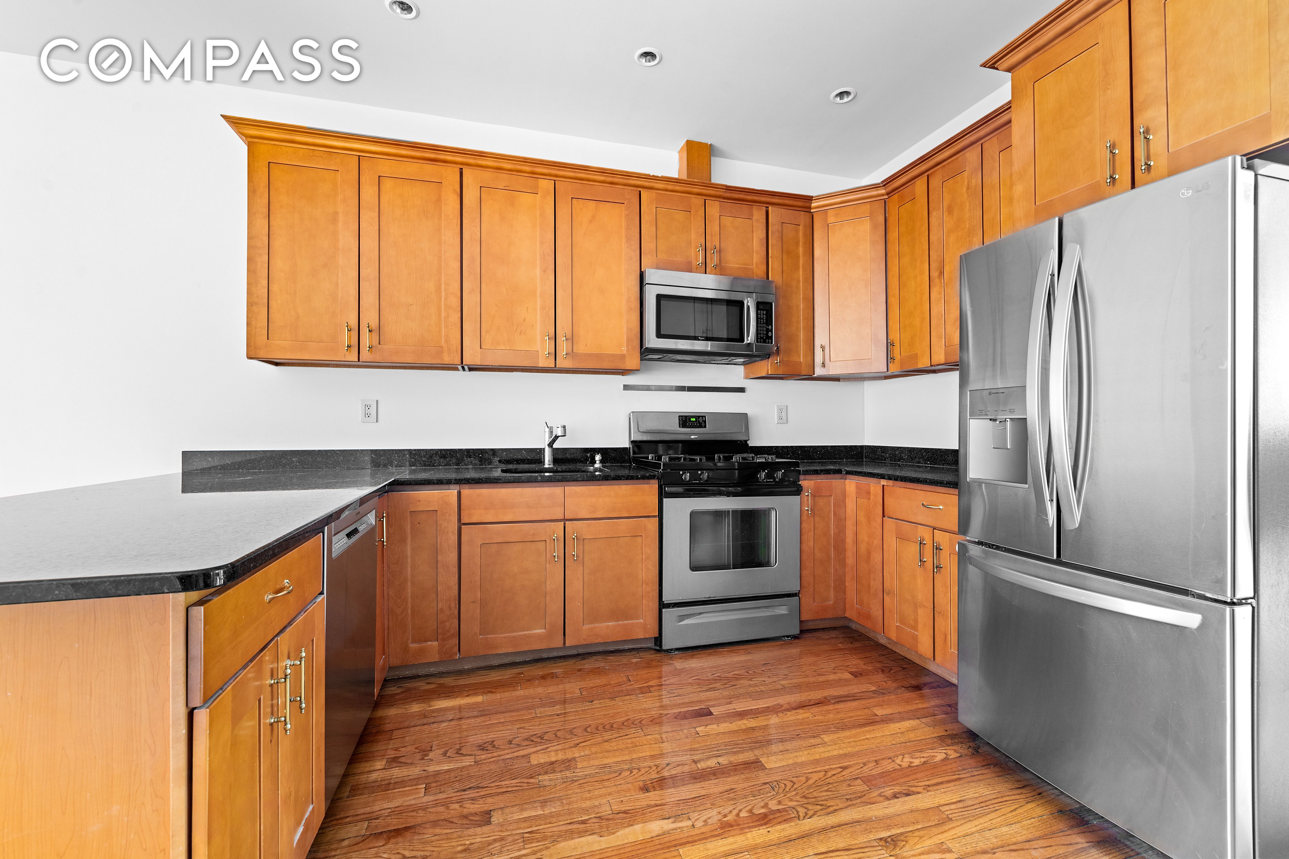 236 Prospect Park 2, Park Slope, Brooklyn, New York - 4 Bedrooms  
1 Bathrooms  
6 Rooms - 