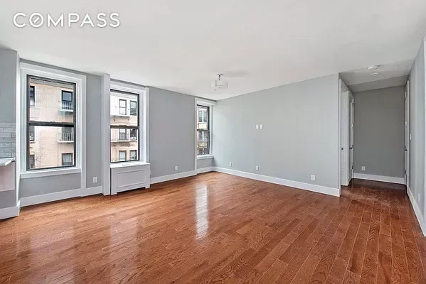 201 West 80th Street 4W, Upper West Side, Upper West Side, NYC - 3 Bedrooms  
2 Bathrooms  
6 Rooms - 