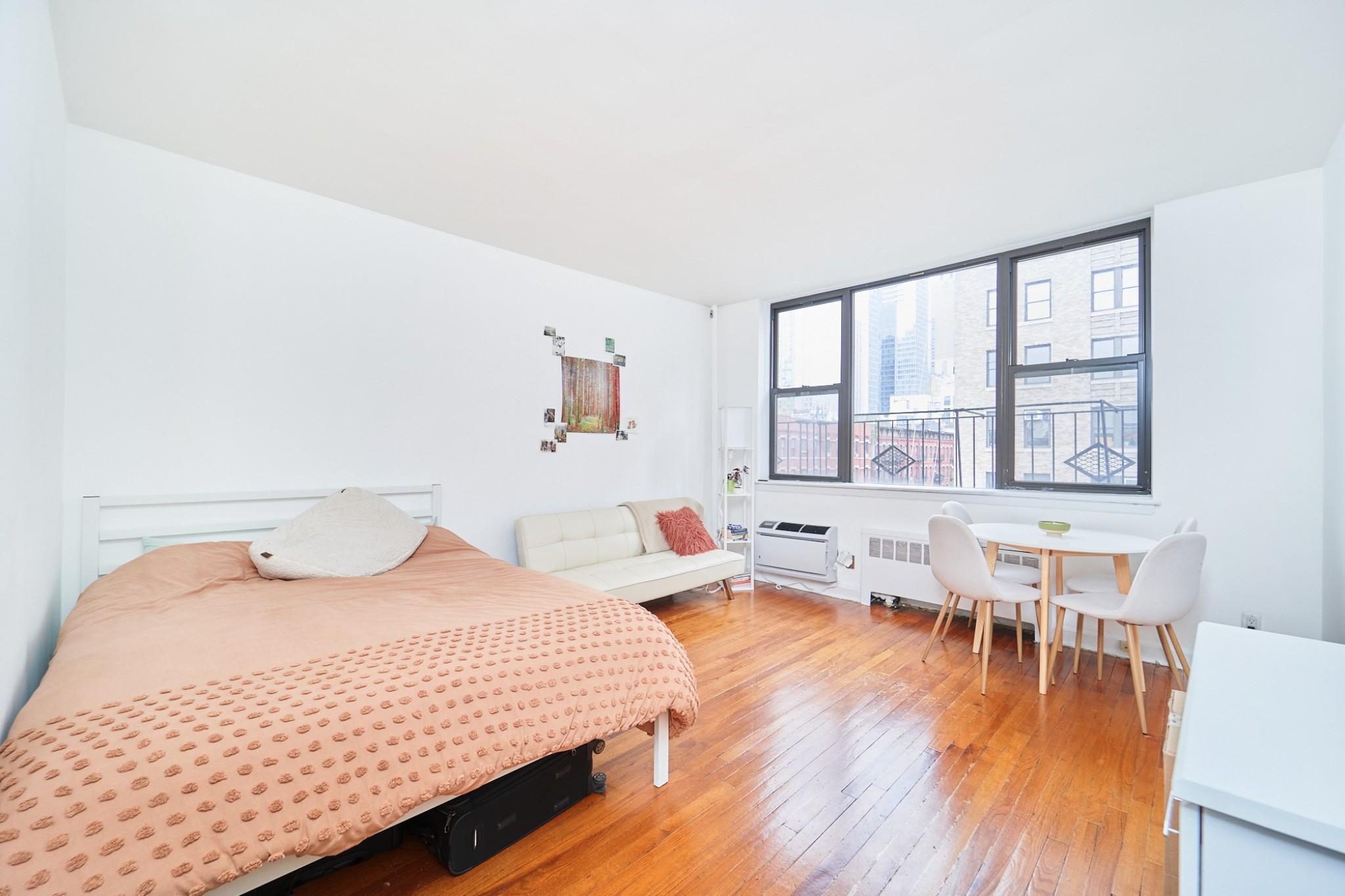 400 West 45th Street 3D, Midtown West, Midtown West, NYC - 1 Bathrooms  
2 Rooms - 