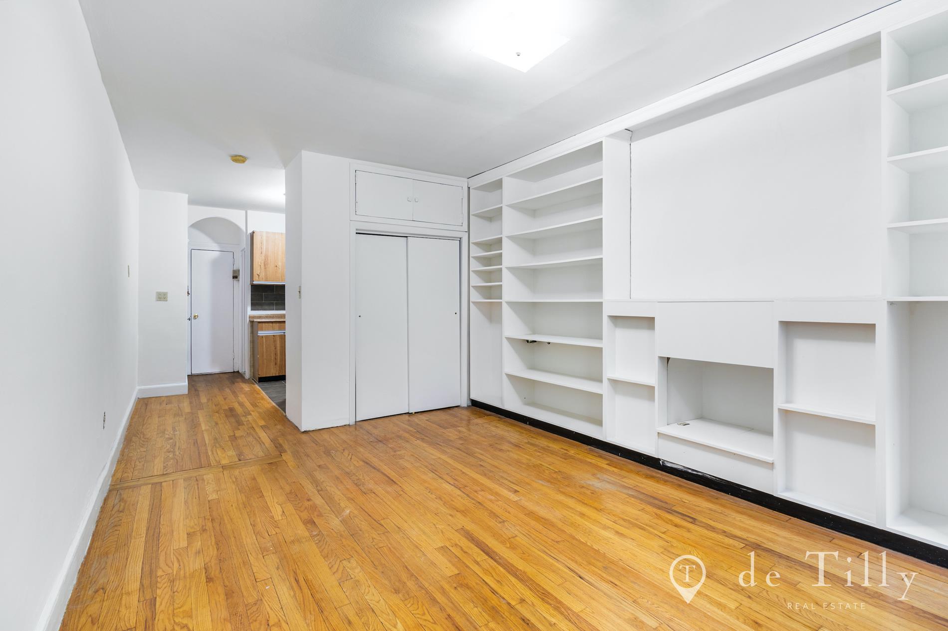 214 E 84th Street, New York, NY 10028, 1 Room Rooms,1 BathroomBathrooms,Residential,For Sale,84th,OLRS-1943551