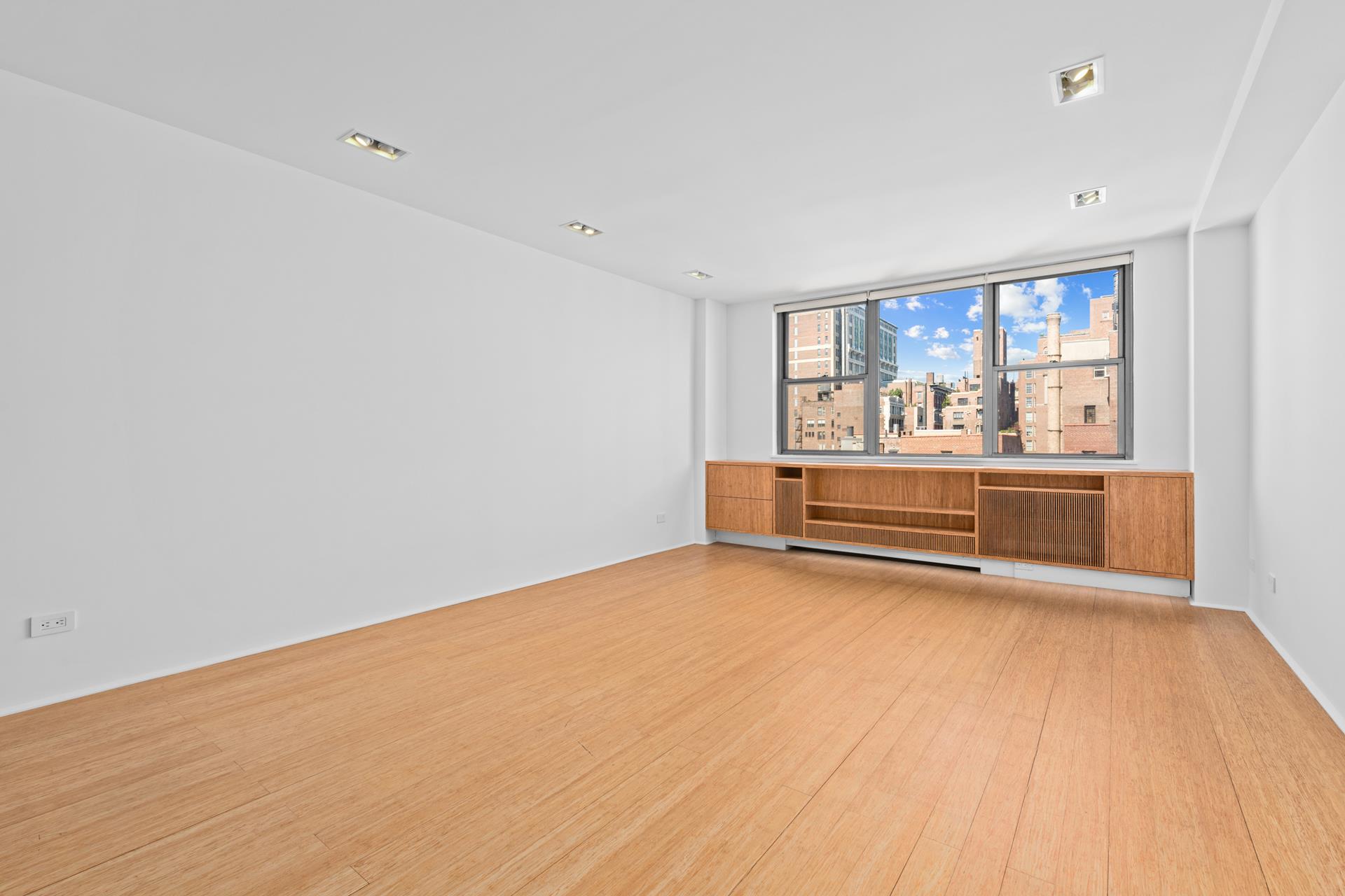 32 Gramercy Park 13E, Gramercy Park, Downtown, NYC - 1 Bathrooms  
2 Rooms - 