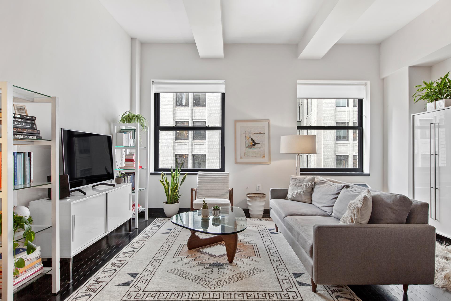 Photo 1 of 20 Pine Street 2902, Financial District, NYC, $4,375, Web #: 1072314614