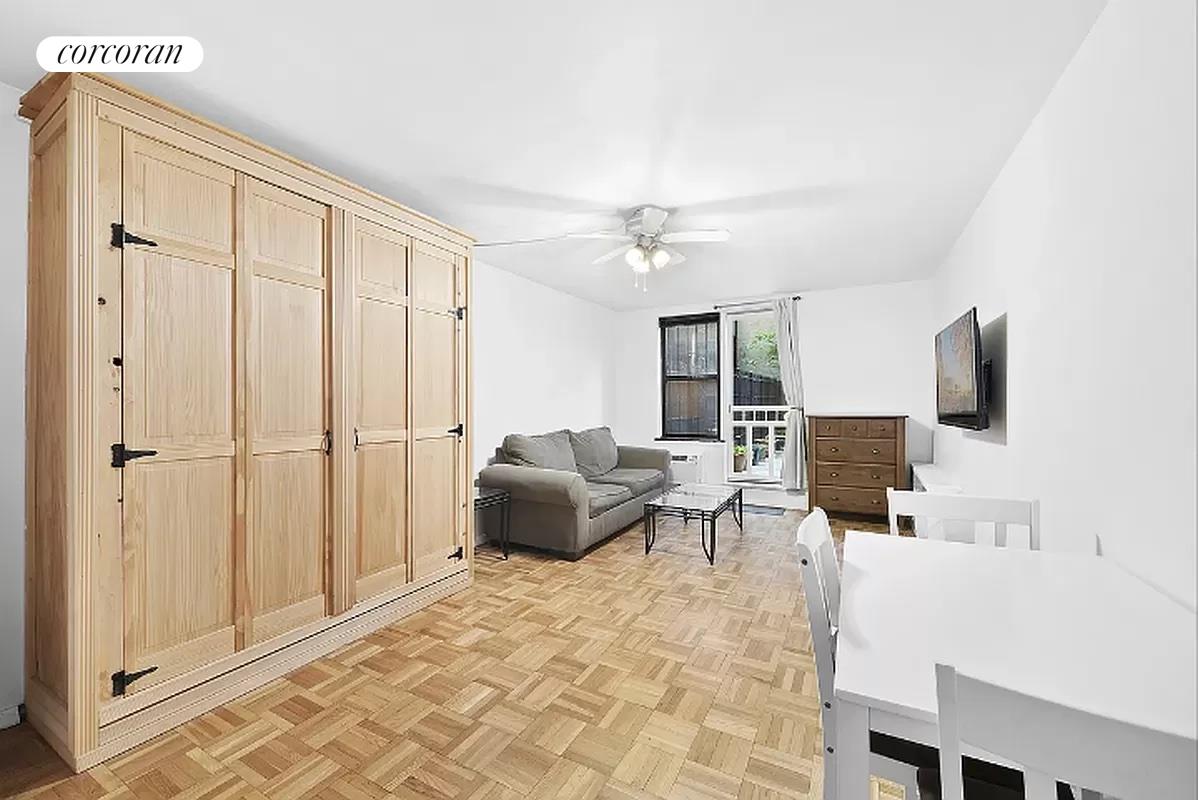 150 East 27th Street 1H, Gramercy Park And Murray Hill, Downtown, NYC - 1 Bathrooms  
2 Rooms - 