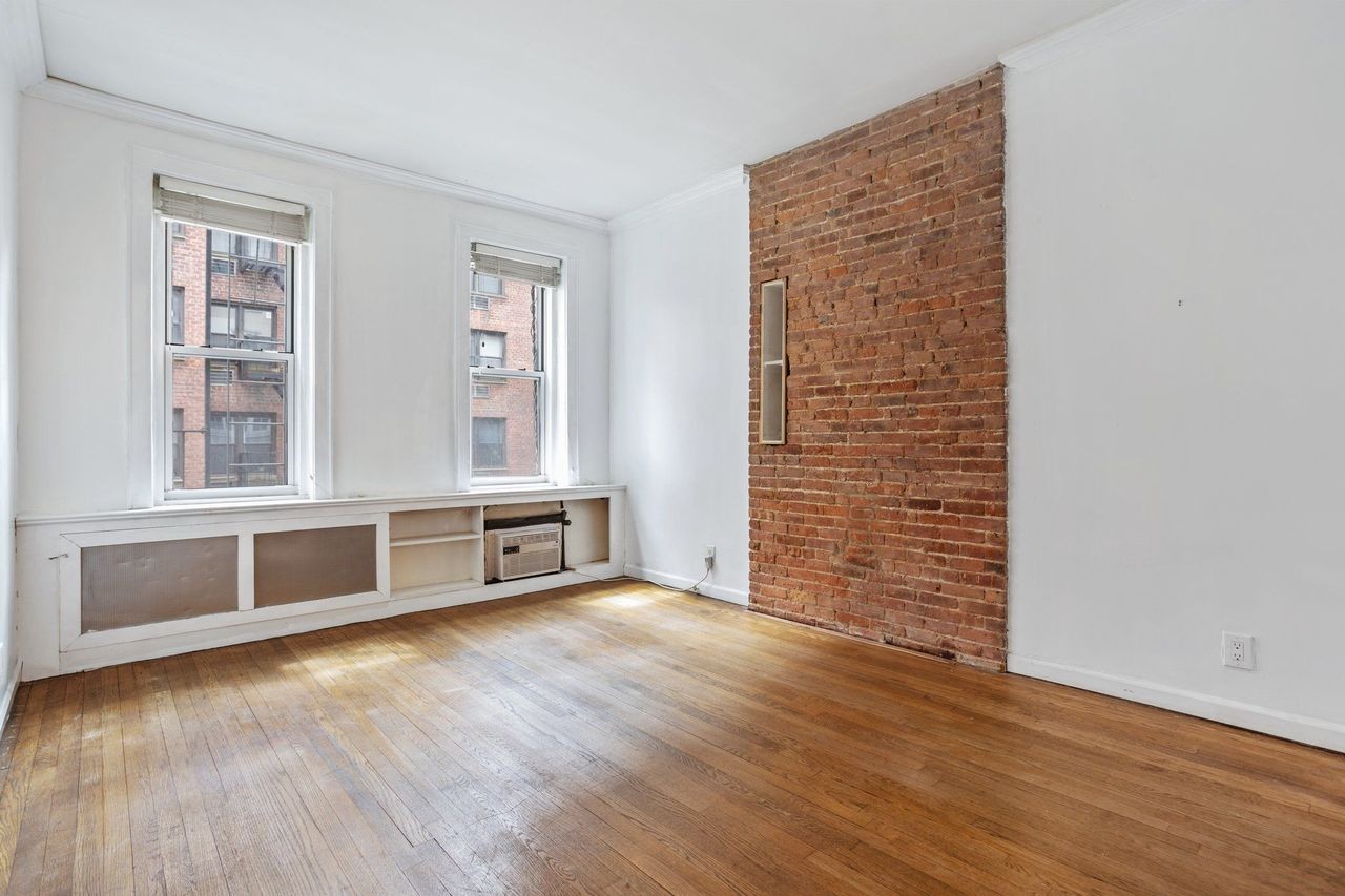 238 East 84th Street 2B, Yorkville, Upper East Side, NYC - 1 Bathrooms  
1 Rooms - 
