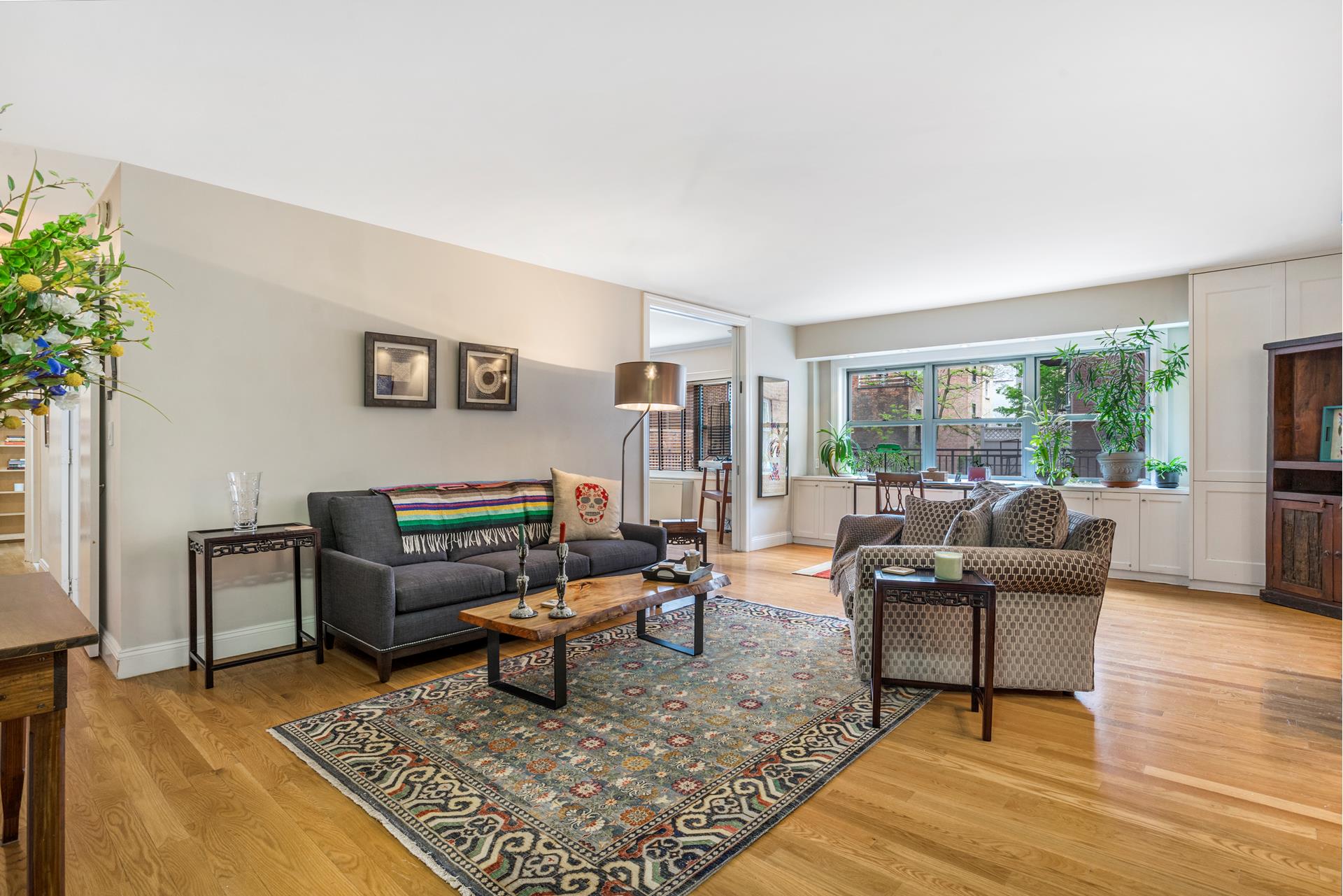 27 East 65th Street 3A, Lenox Hill, Upper East Side, NYC - 2 Bedrooms  
1.5 Bathrooms  
5 Rooms - 