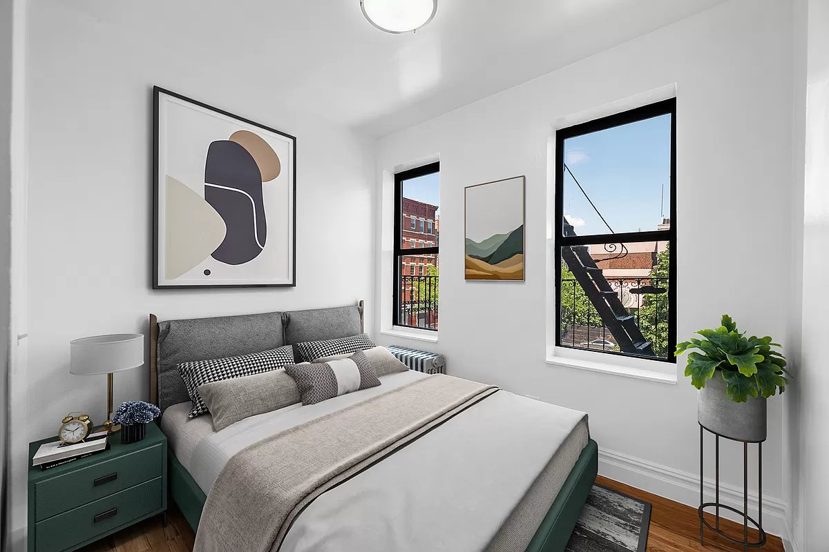 122 Norfolk Street 2, Lower East Side, Downtown, NYC - 3 Bedrooms  
1 Bathrooms  
5 Rooms - 