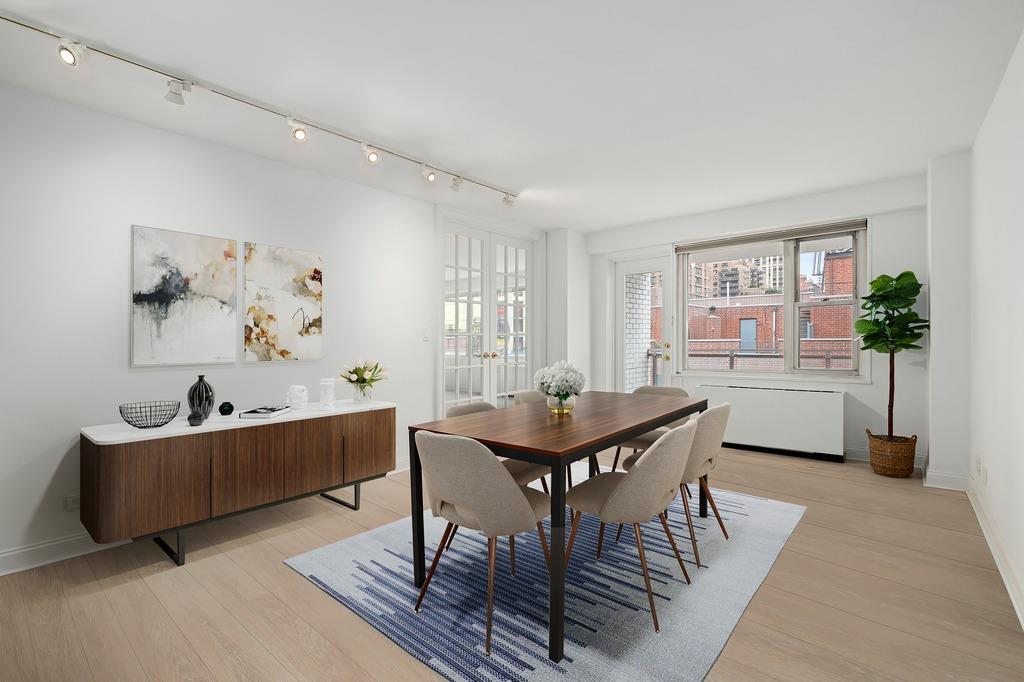 400 East 77th Street 11-Kl, Upper East Side, Upper East Side, NYC - 4 Bedrooms  
3 Bathrooms  
6 Rooms - 