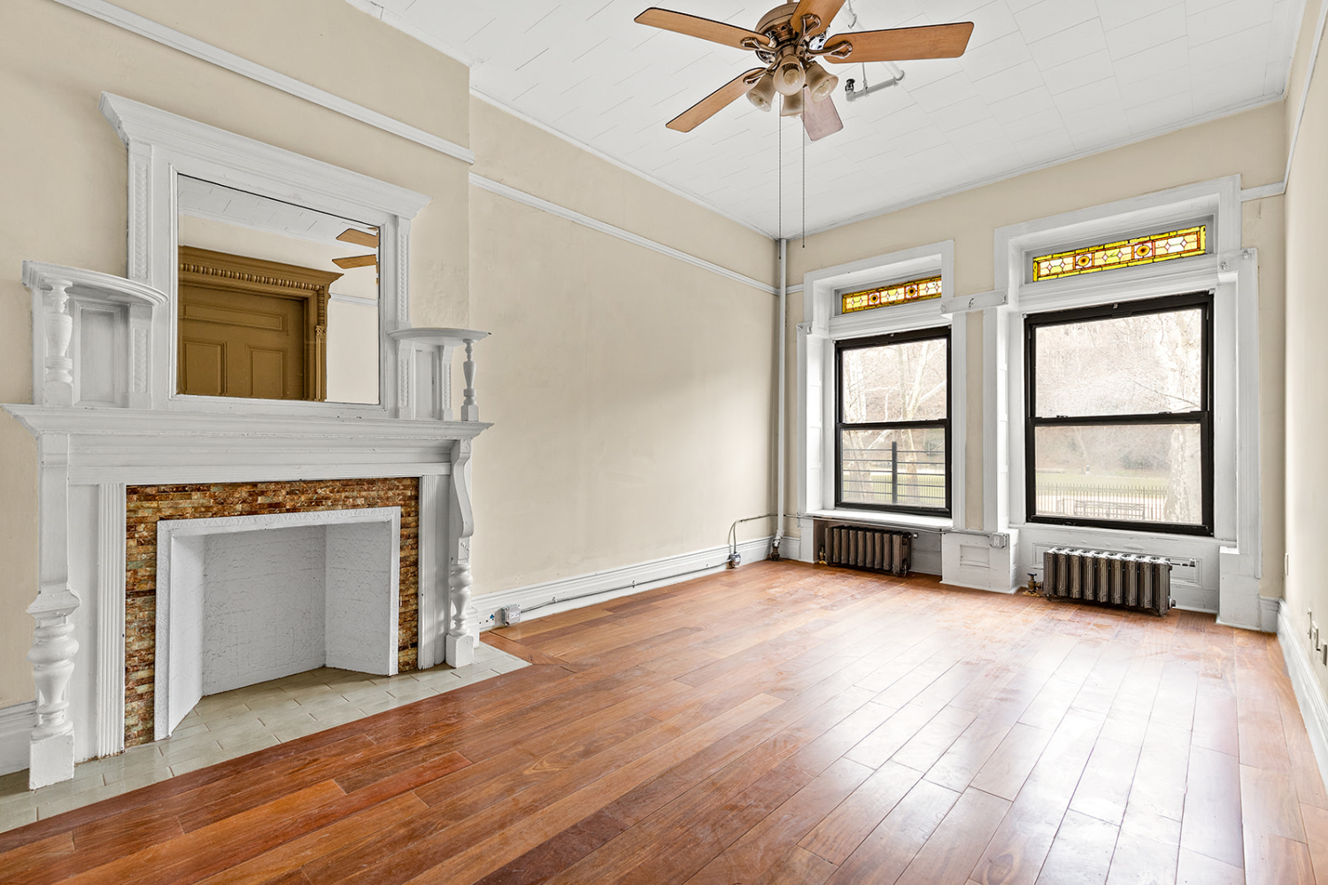 296 Manhattan Avenue Parlor, South Harlem, Upper Manhattan, NYC - 2 Bedrooms  
2 Bathrooms  
3 Rooms - 