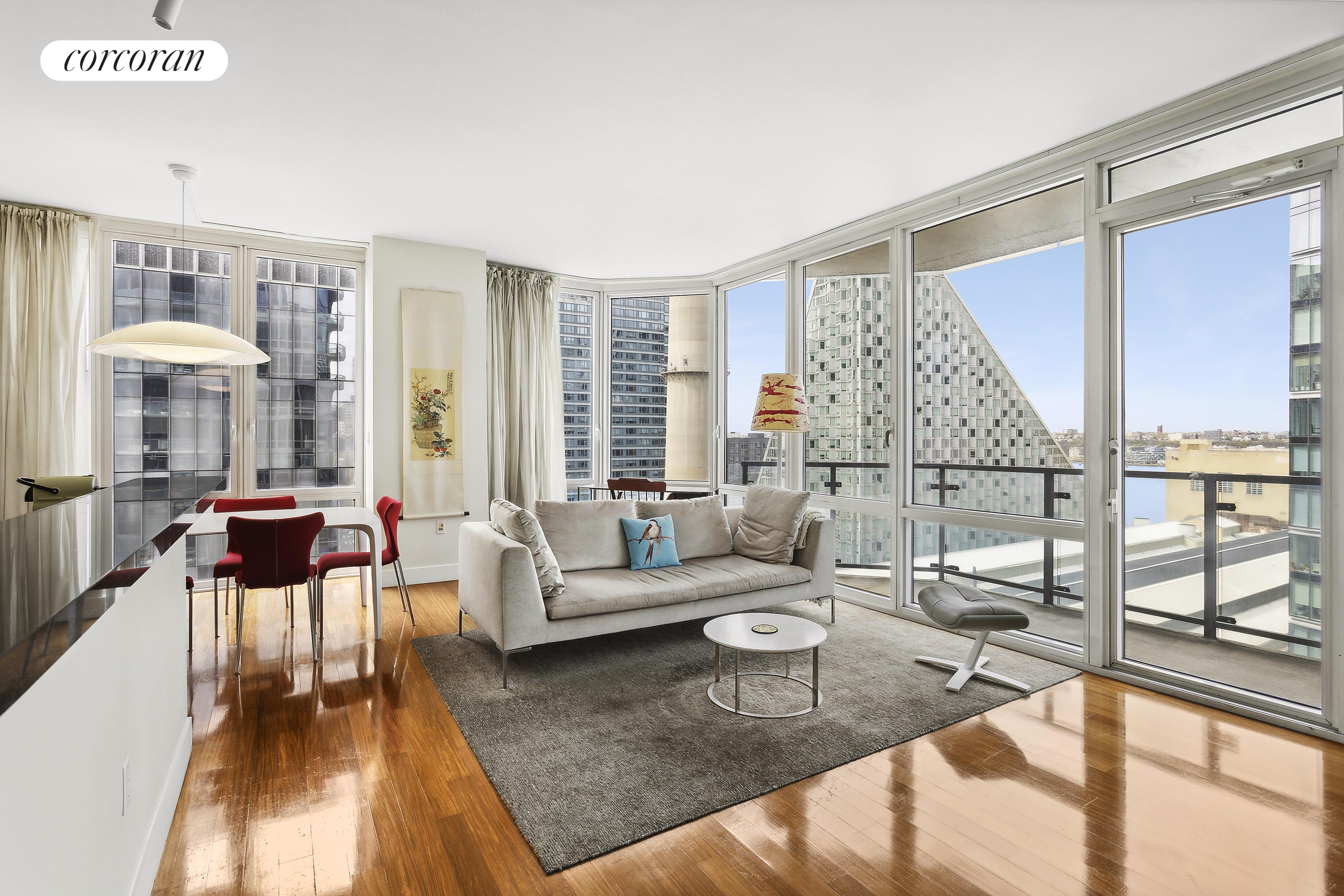 10 West End Avenue 19C, Lincoln Sq, Upper West Side, NYC - 2 Bedrooms  
2 Bathrooms  
5 Rooms - 