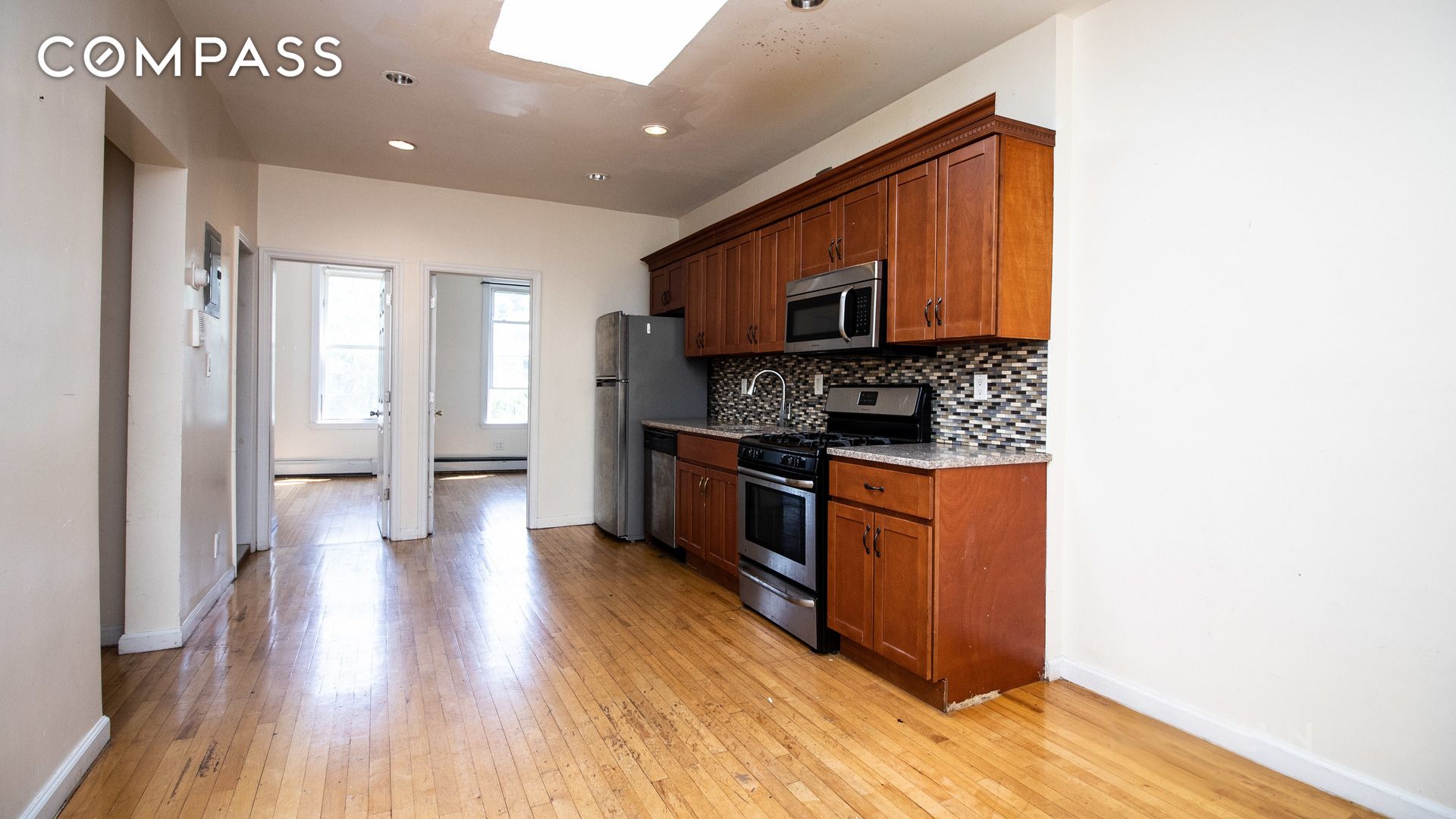 970 Madison Street 3, Bushwick, Brooklyn, New York - 3 Bedrooms  
2 Bathrooms  
4 Rooms - 