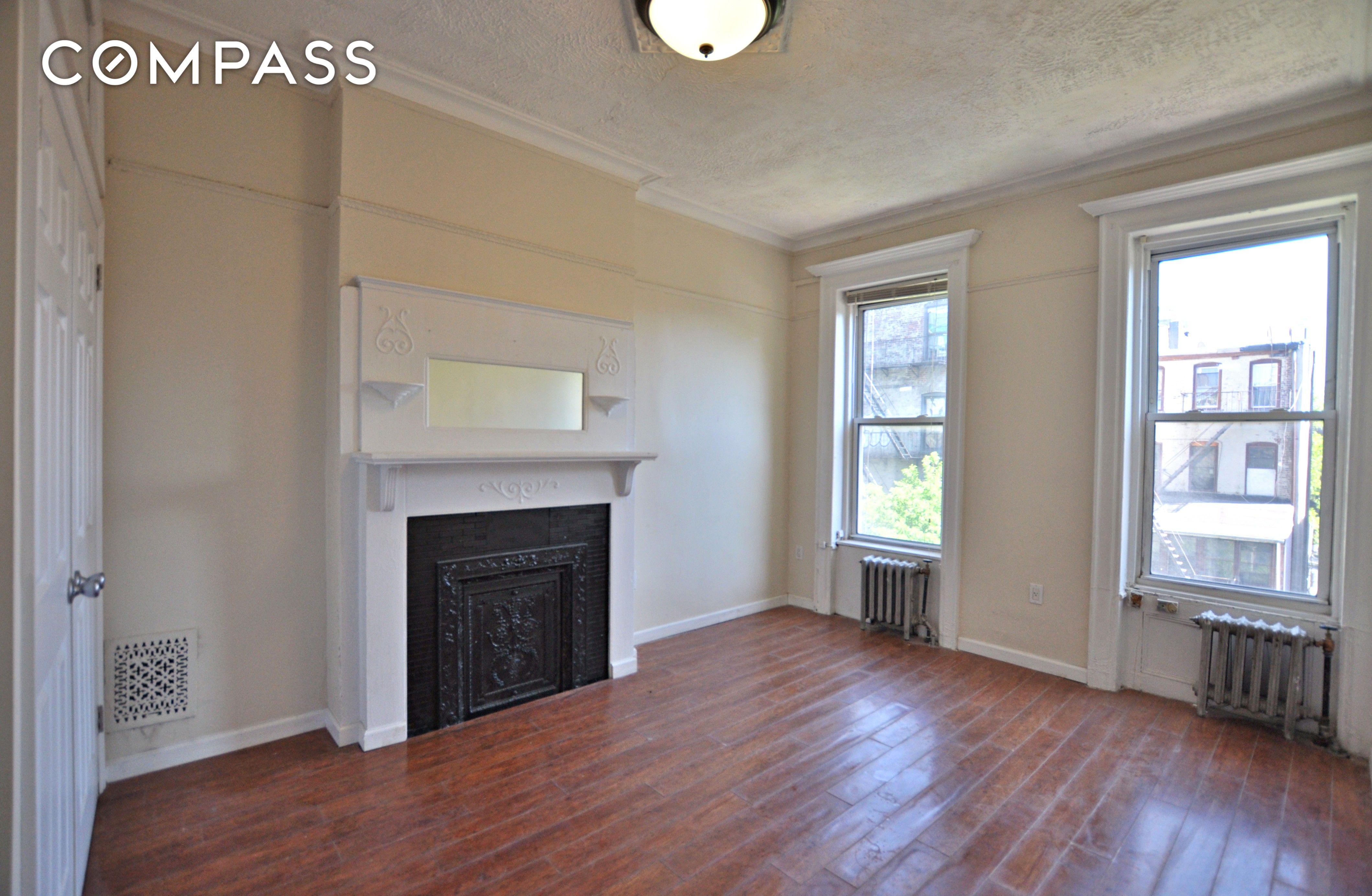 564 Jefferson Avenue 2, Bedford-Stuyvesant, Downtown, NYC - 3 Bedrooms  
1 Bathrooms  
5 Rooms - 