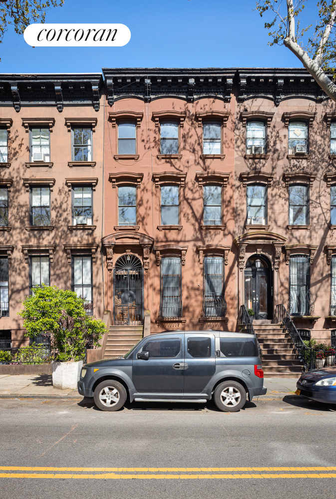 395 Clermont Avenue, Fort Greene, Brooklyn, New York - 5 Bedrooms  
4 Bathrooms  
14 Rooms - 