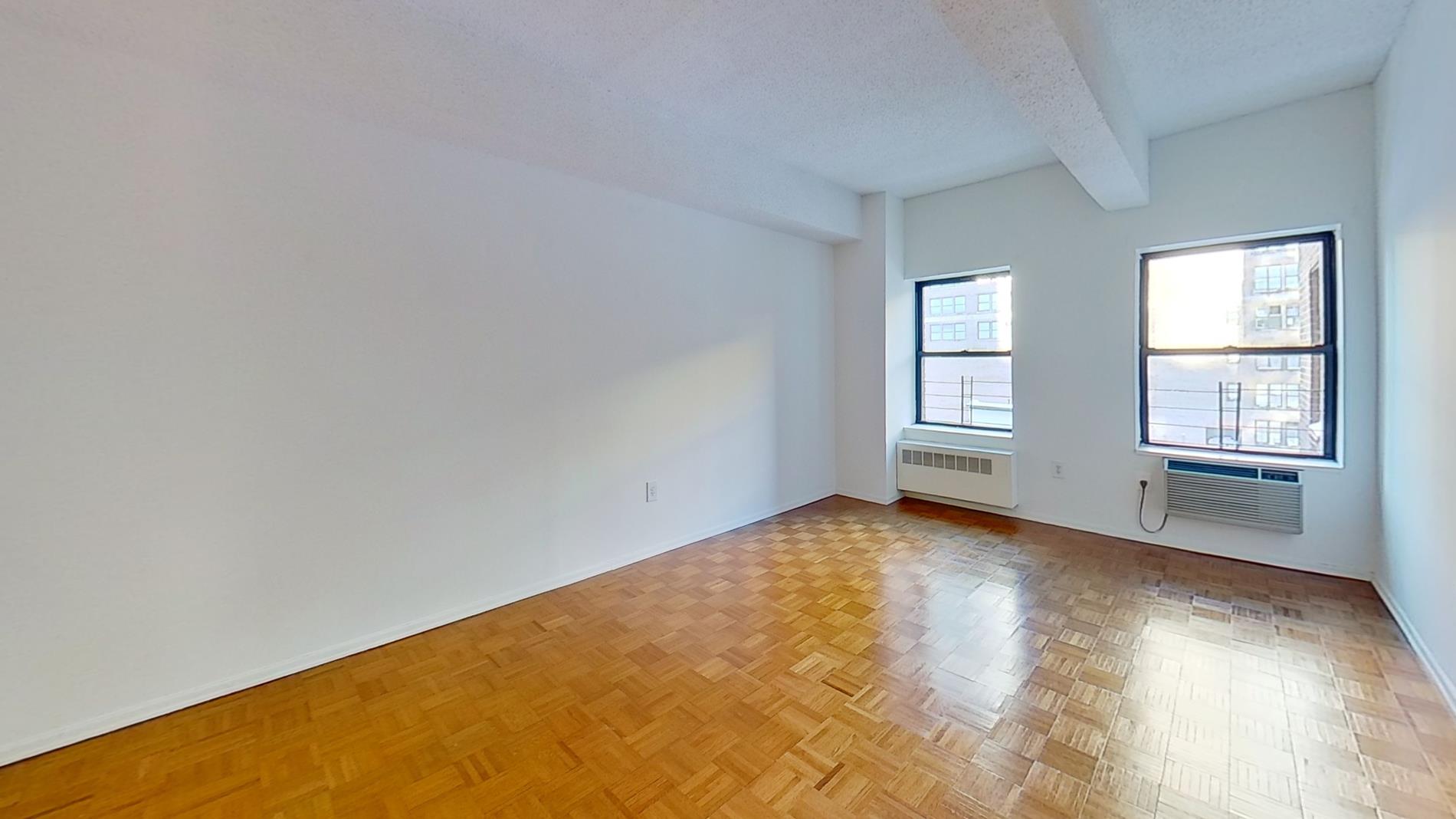 360 West 34th Street 3-B, Chelsea, Downtown, NYC - 1 Bedrooms  
1 Bathrooms  
3 Rooms - 