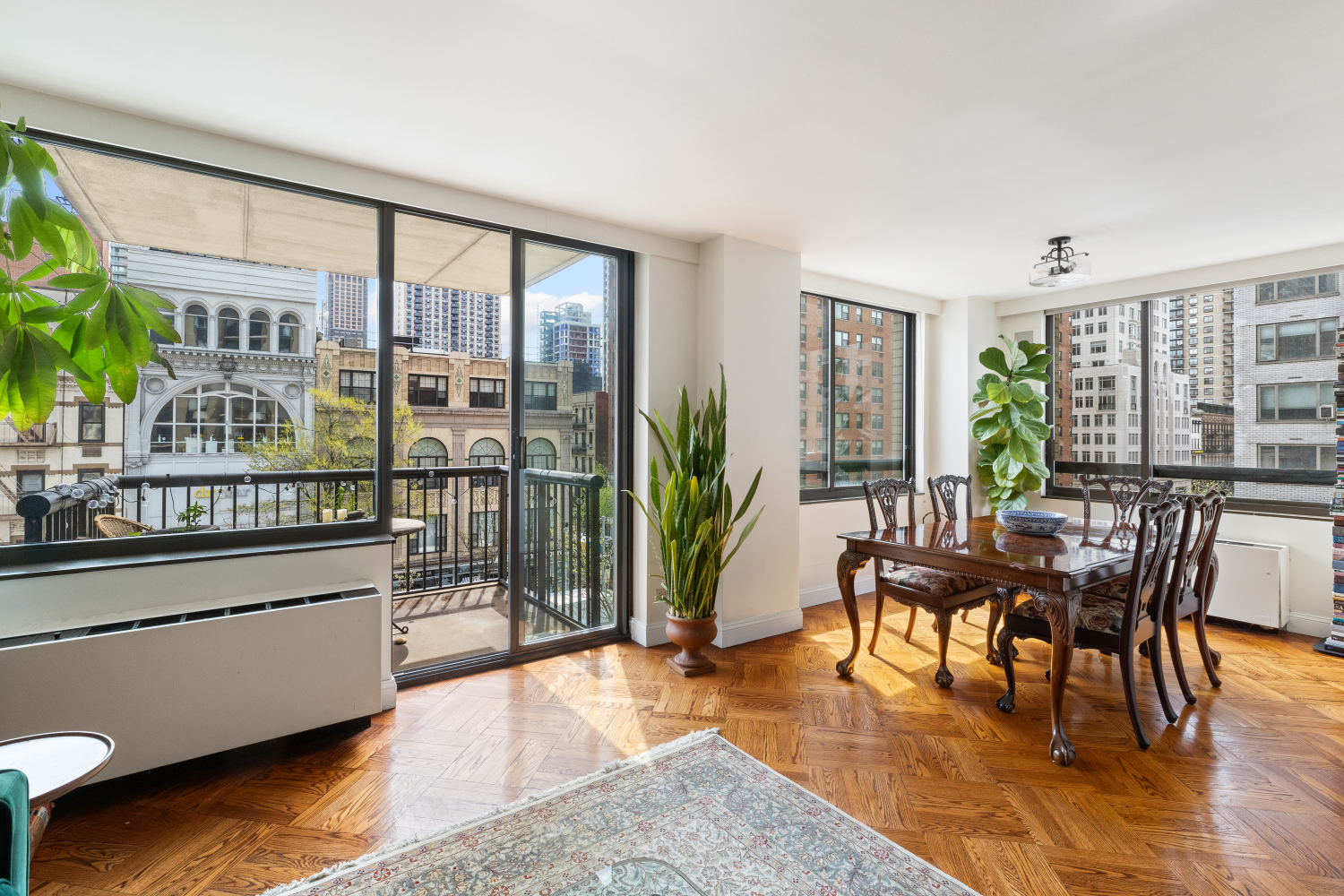 171 East 84th Street 4B, Upper East Side, Upper East Side, NYC - 2 Bedrooms  
2.5 Bathrooms  
5 Rooms - 