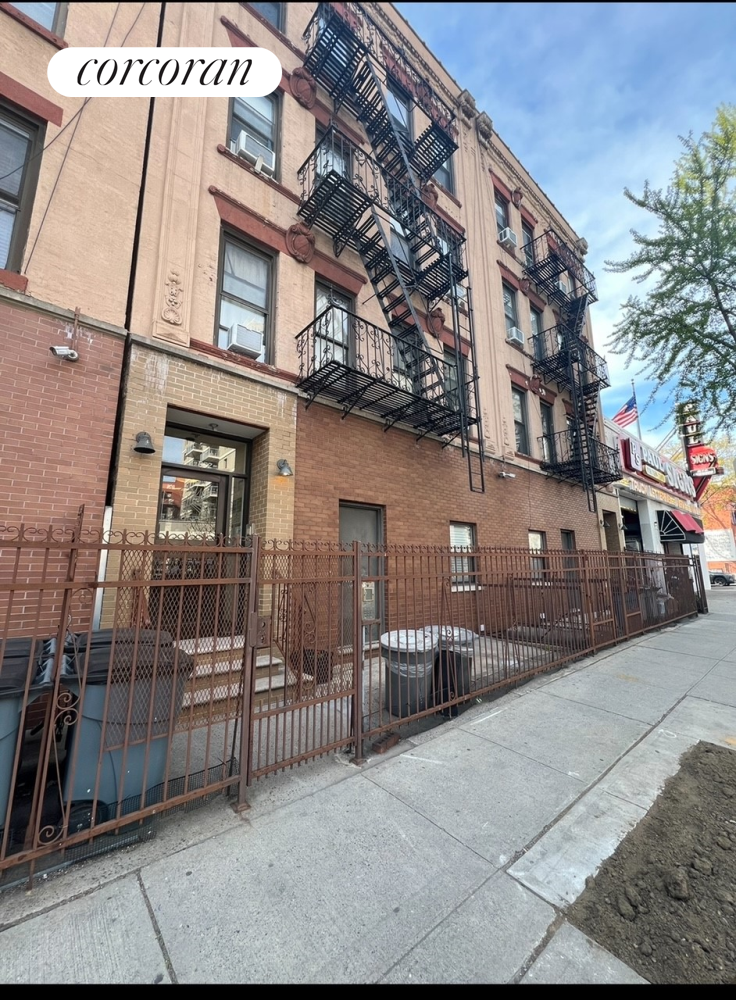 Photo 1 of 662 4th Avenue 1F, Greenwood Heights, New York, $2,000, Web #: 1072956468