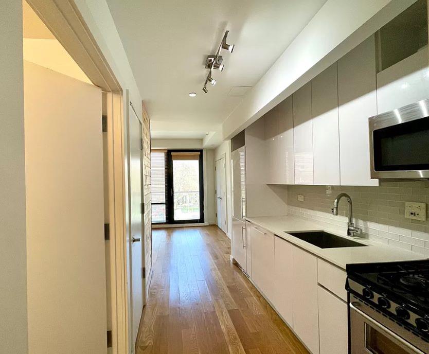 48 East 132nd Street 4-D, East Harlem, Upper Manhattan, NYC - 1 Bedrooms  
1 Bathrooms  
3 Rooms - 