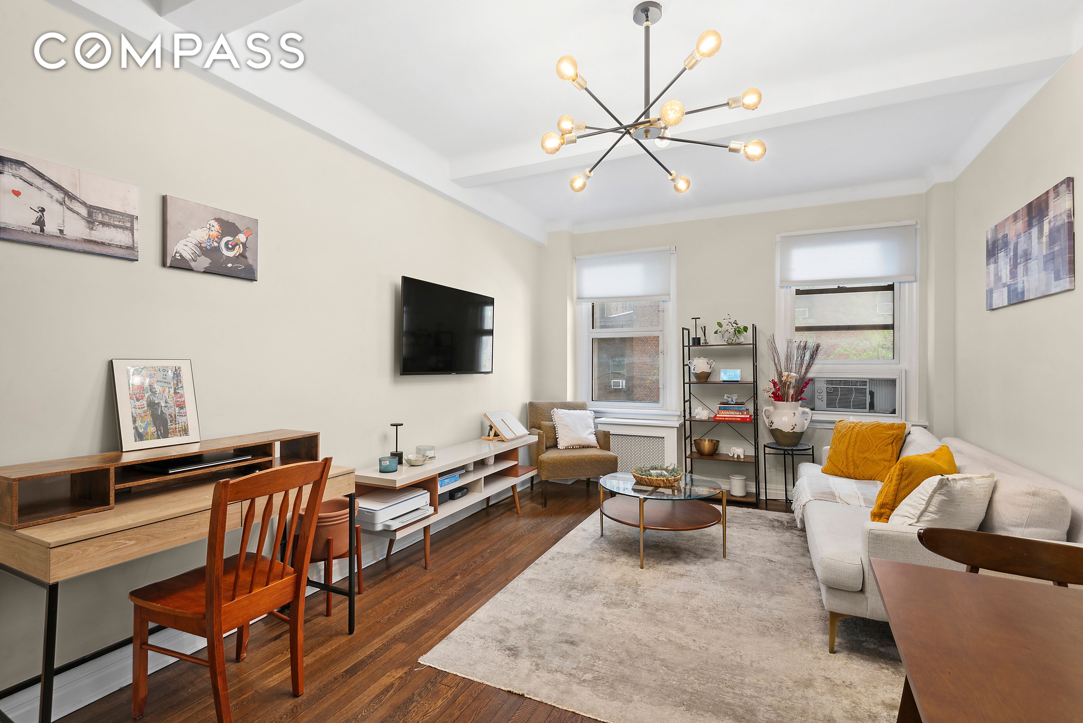 142 East 49th Street 4B, Midtown East, Midtown East, NYC - 1 Bedrooms  
1 Bathrooms  
3 Rooms - 