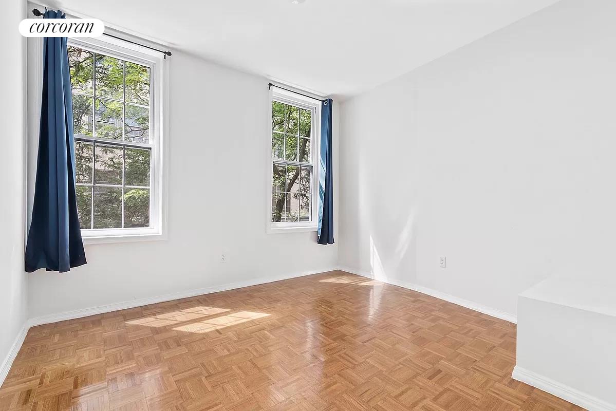 353 West 19th Street 2, Chelsea, Downtown, NYC - 2 Bedrooms  
1 Bathrooms  
4 Rooms - 