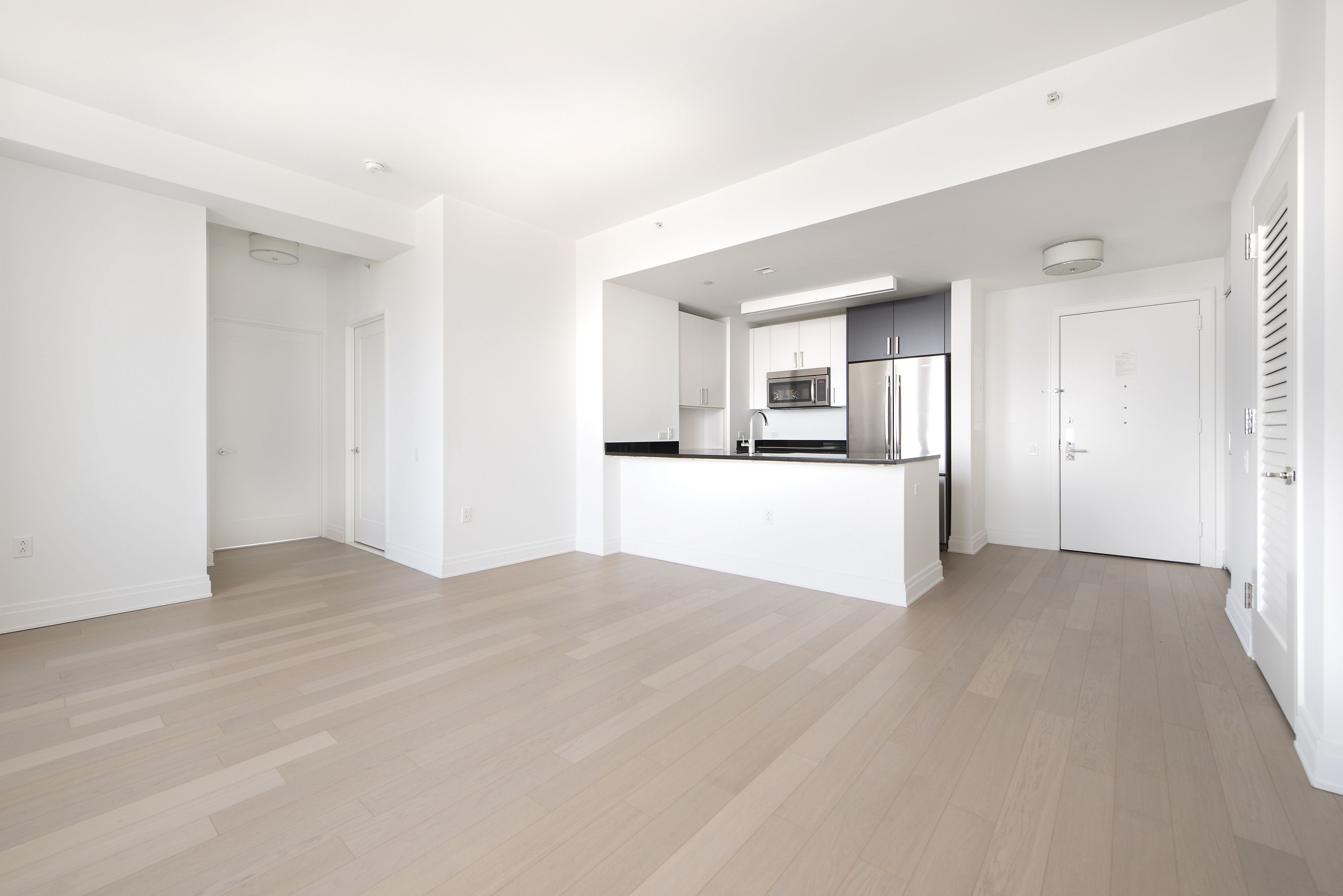 70 Pine Street 2805, Financial District, Downtown, NYC - 2 Bedrooms  
2 Bathrooms  
4 Rooms - 