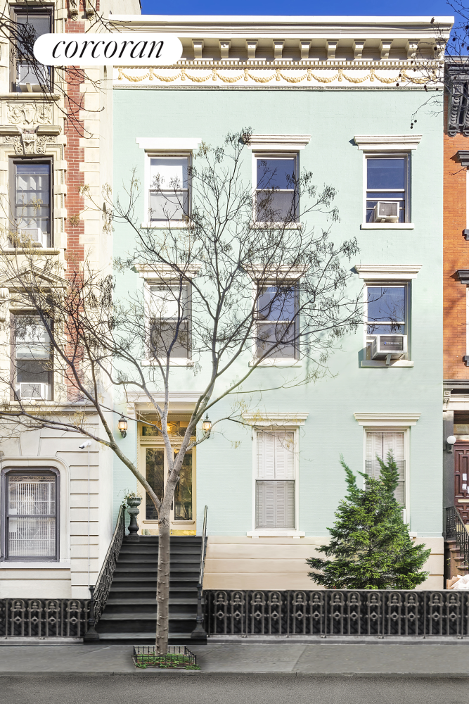 331 West 19th Street Twnh, Chelsea,  - 9 Bedrooms  
4.5 Bathrooms  
25 Rooms - 