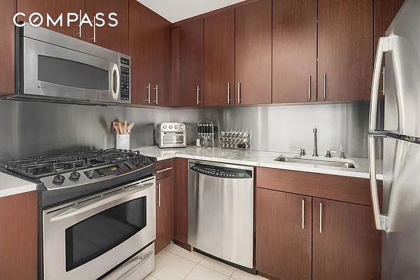 350 West 53rd Street 6F, Hell S Kitchen, Midtown West, NYC - 1 Bathrooms  
1 Rooms - 