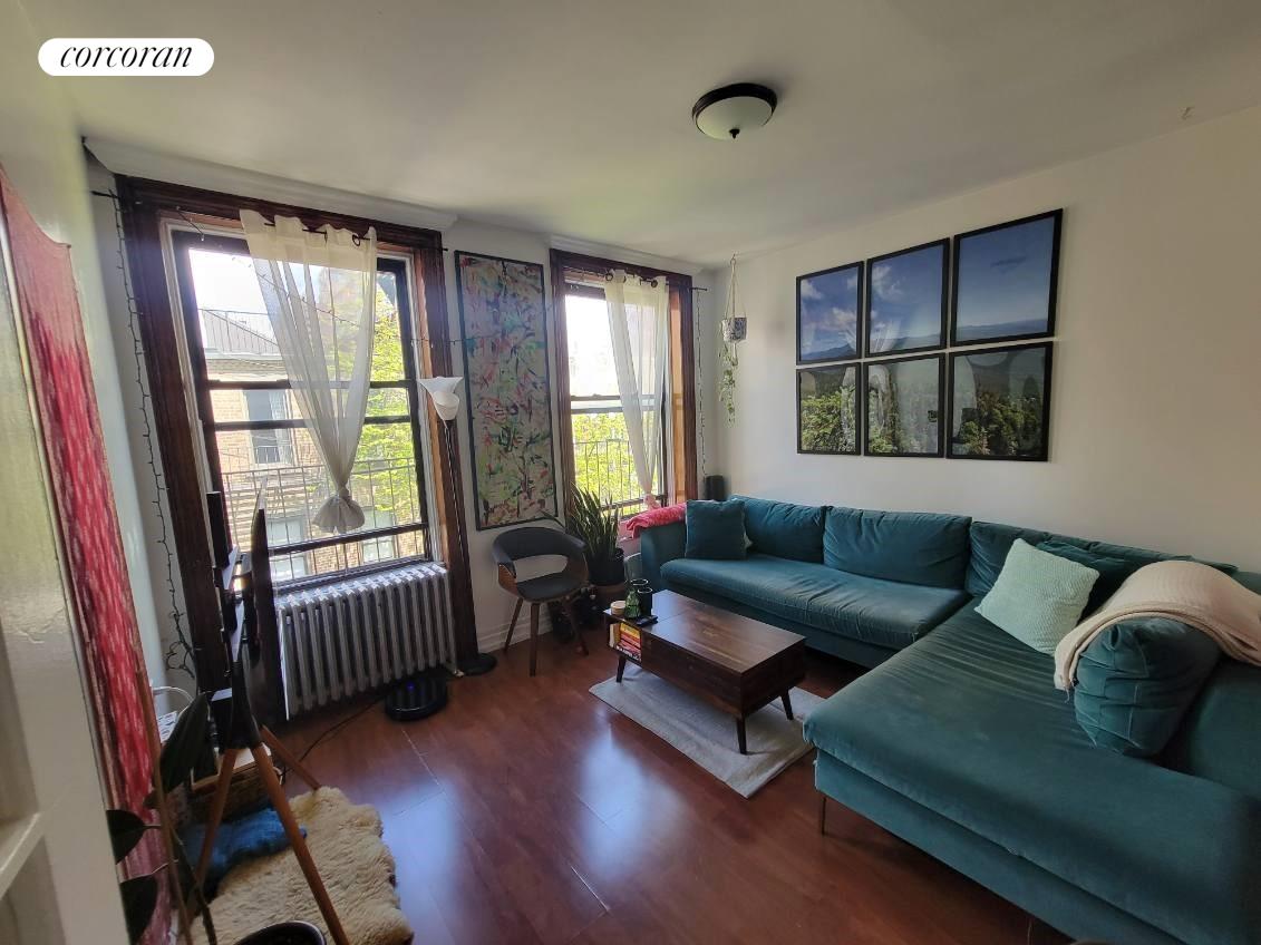 217 East 83rd Street 5A, Yorkville, Upper East Side, NYC - 2 Bedrooms  
1 Bathrooms  
6 Rooms - 