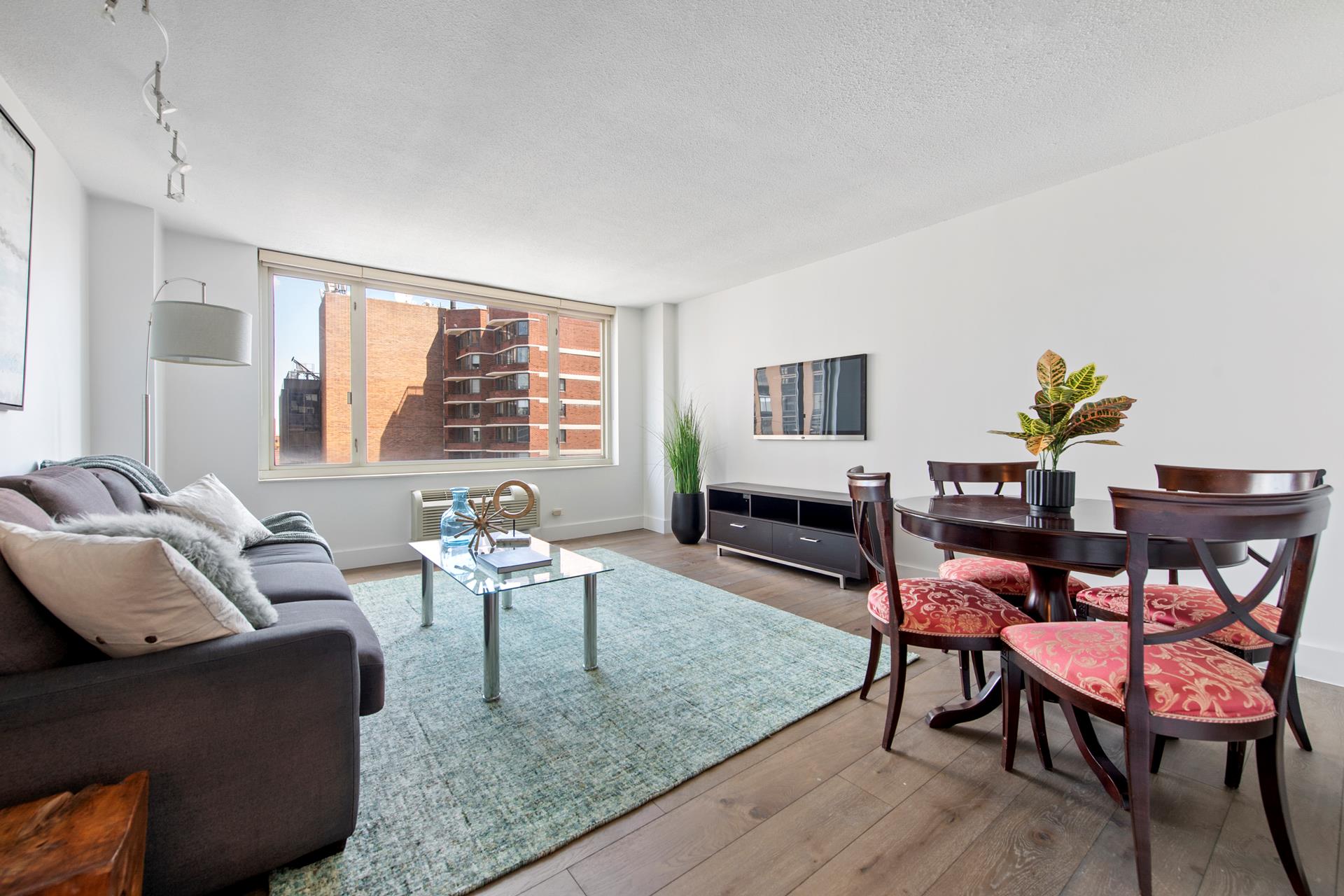 130 West 67th Street 25H, Lincoln Sq, Upper West Side, NYC - 1 Bedrooms  
1 Bathrooms  
3 Rooms - 