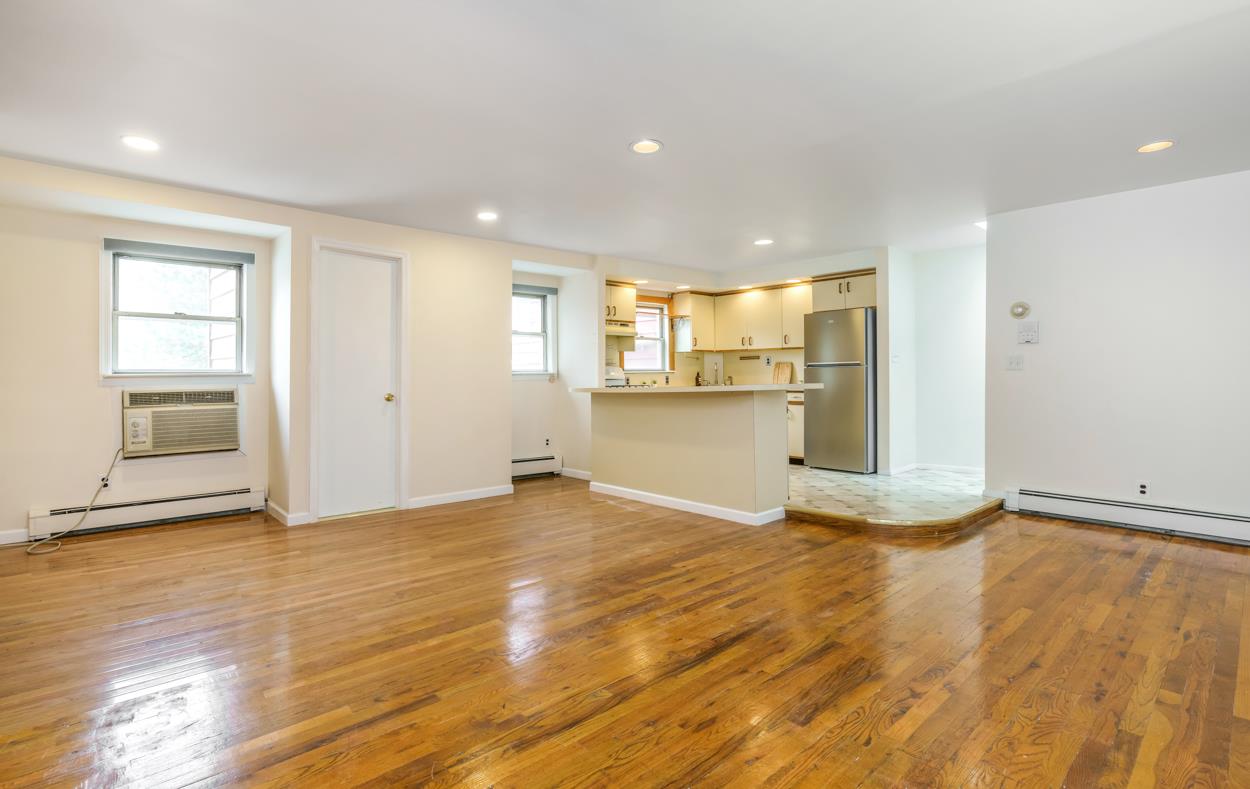 5-29 50th Avenue, Long Island City, Queens, New York - 2 Bedrooms  
1 Bathrooms  
4 Rooms - 