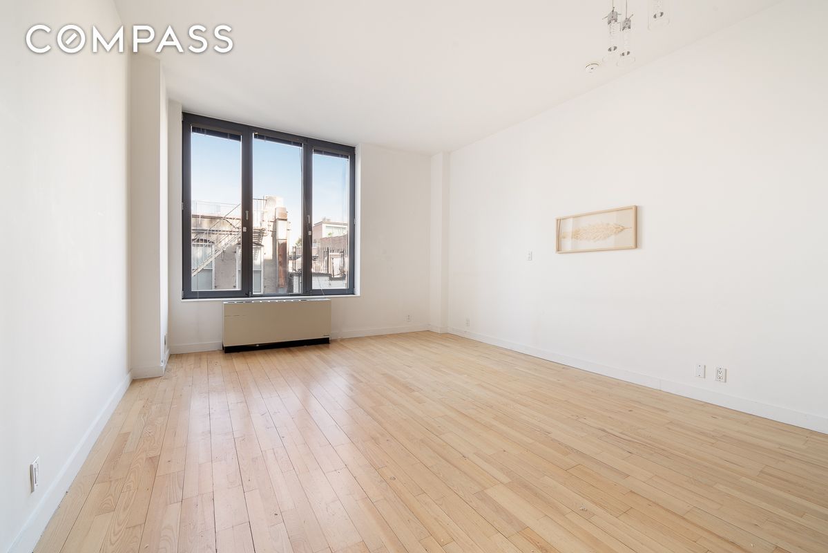 210 Lafayette Street 7E, Soho, Downtown, NYC - 1 Bathrooms  
2 Rooms - 
