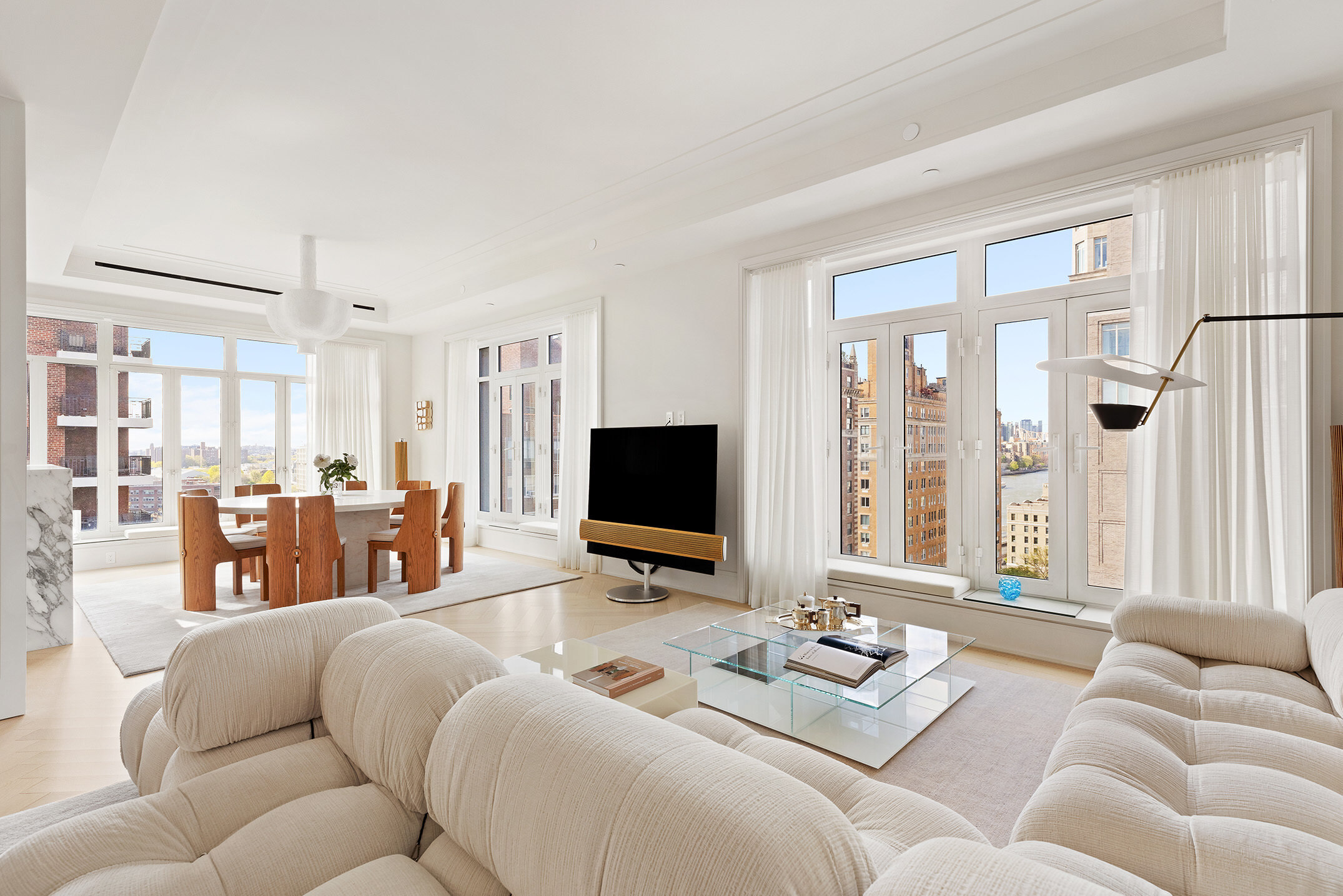 40 East End Avenue 10A, Yorkville, Upper East Side, NYC - 3 Bedrooms  
3.5 Bathrooms  
5 Rooms - 