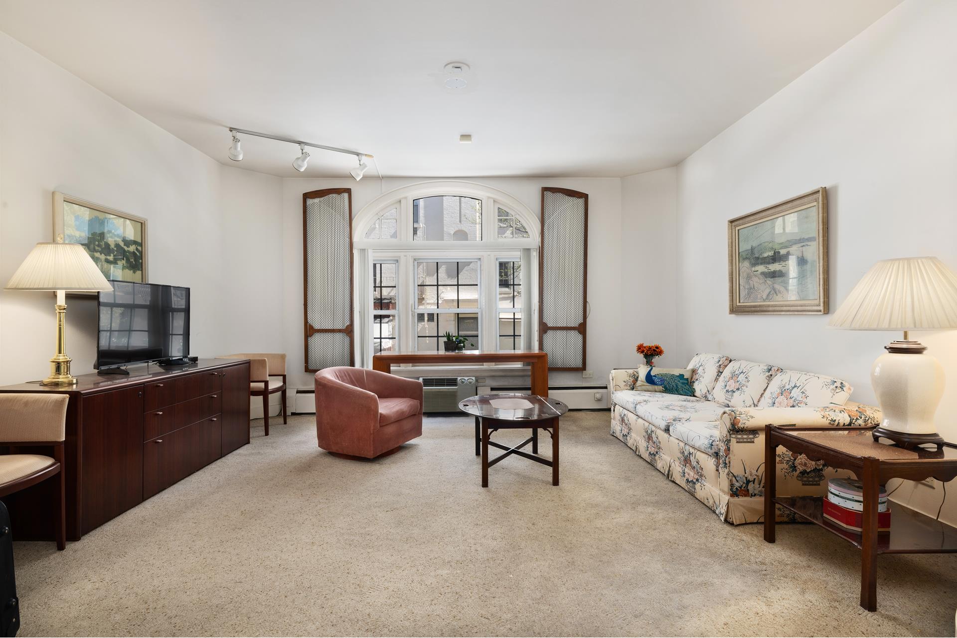 168 East 75th Street, Lenox Hill, Upper East Side, NYC - 4 Bedrooms  
4.5 Bathrooms  
10 Rooms - 