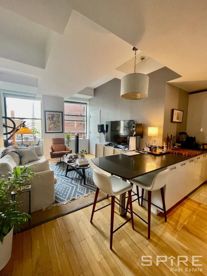 99 John Street 1401, Financial District, Downtown, NYC - 2 Bedrooms  
1 Bathrooms  
4 Rooms - 