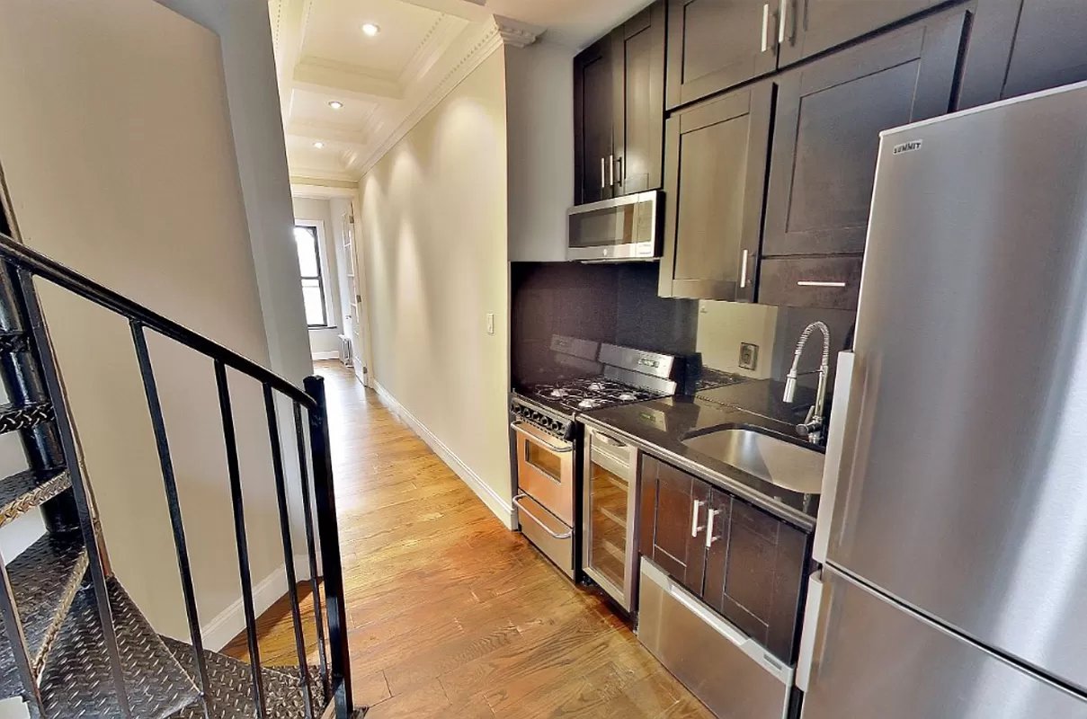 72 West 108th Street 4A, Upper West Side, Upper West Side, NYC - 3 Bedrooms  
1 Bathrooms  
5 Rooms - 