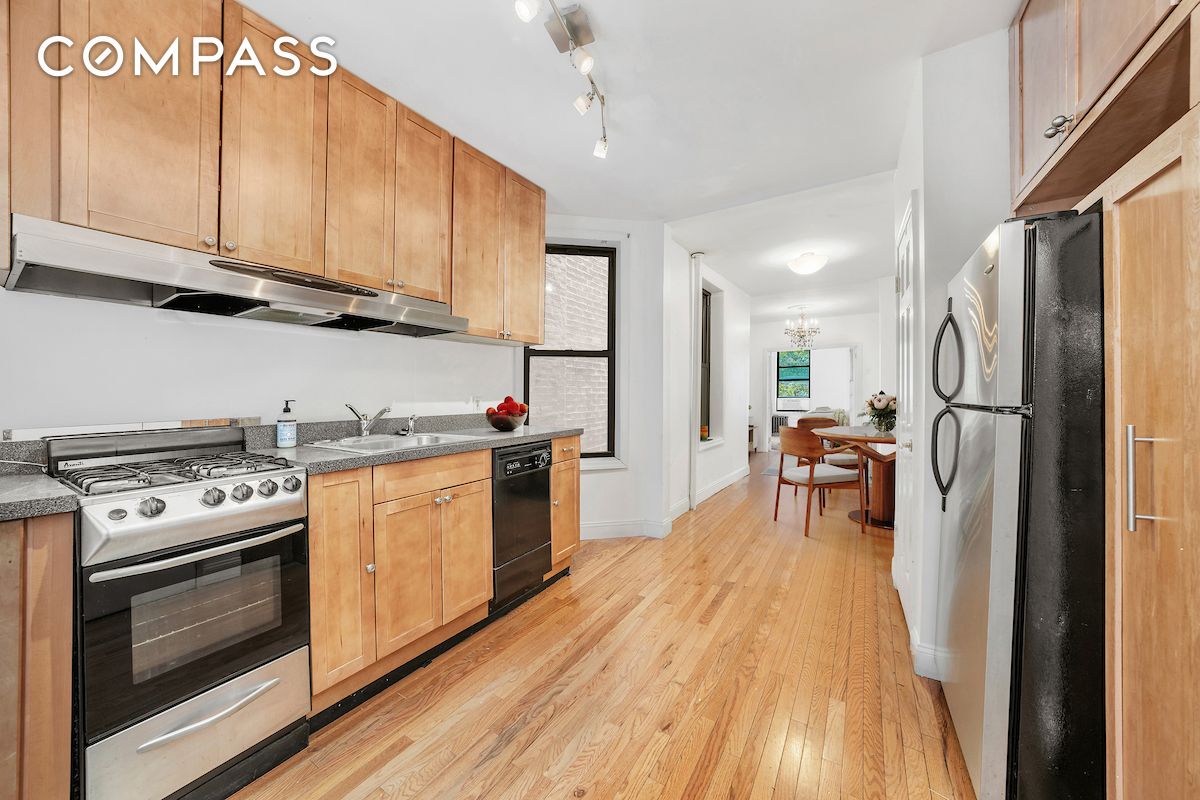Photo 1 of 112 East 98th Street 4W, Upper East Side, NYC, $379,000, Web #: 1073158651