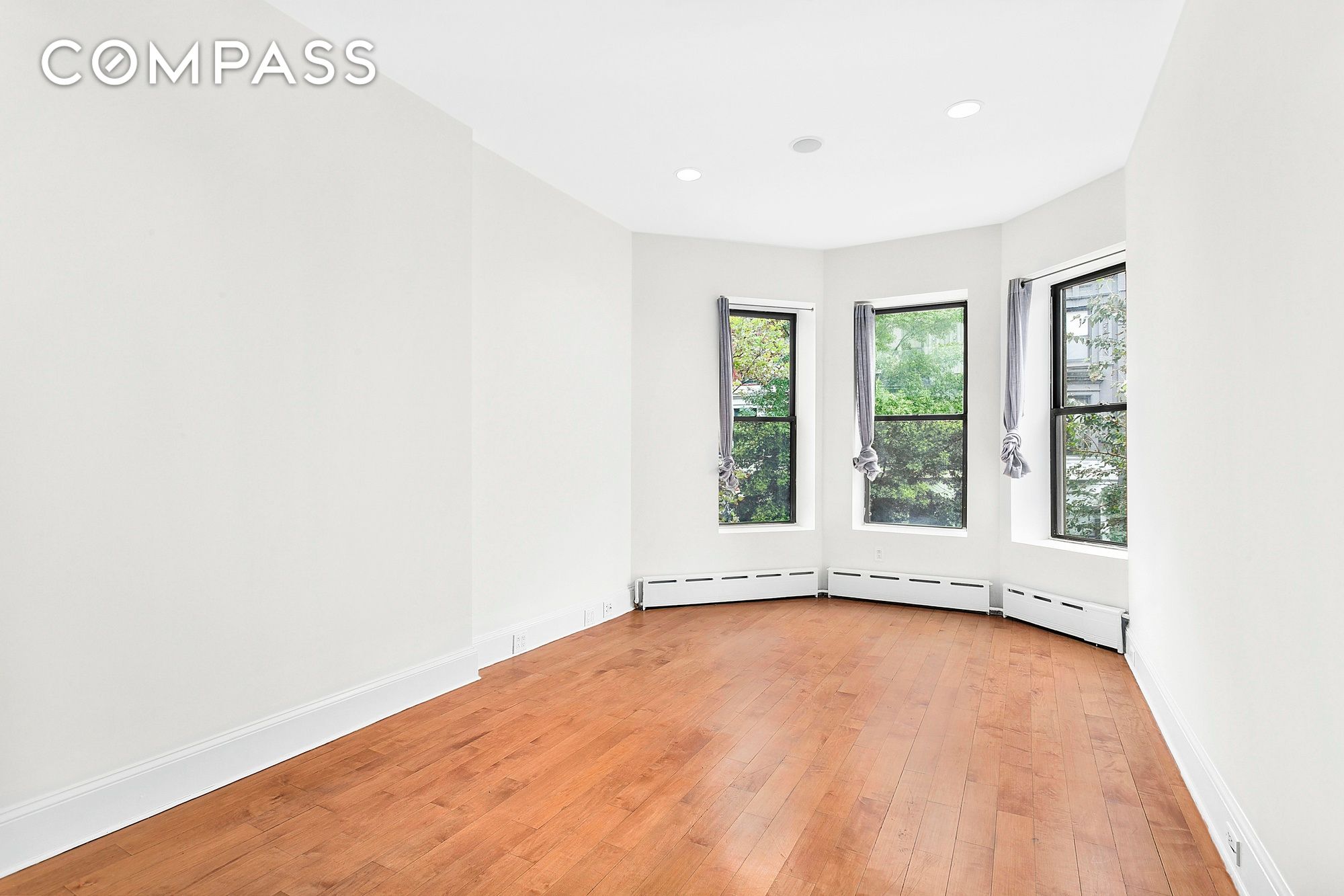 25 West 83rd Street 3F, Upper West Side, Upper West Side, NYC - 1 Bedrooms  
1 Bathrooms  
3 Rooms - 