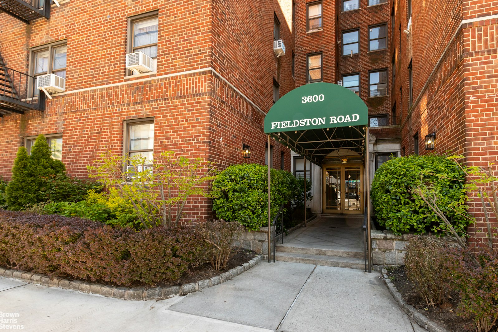 3600 Fieldston Road 4G, Fieldston, Bronx, New York - 2 Bedrooms  
2 Bathrooms  
5 Rooms - 