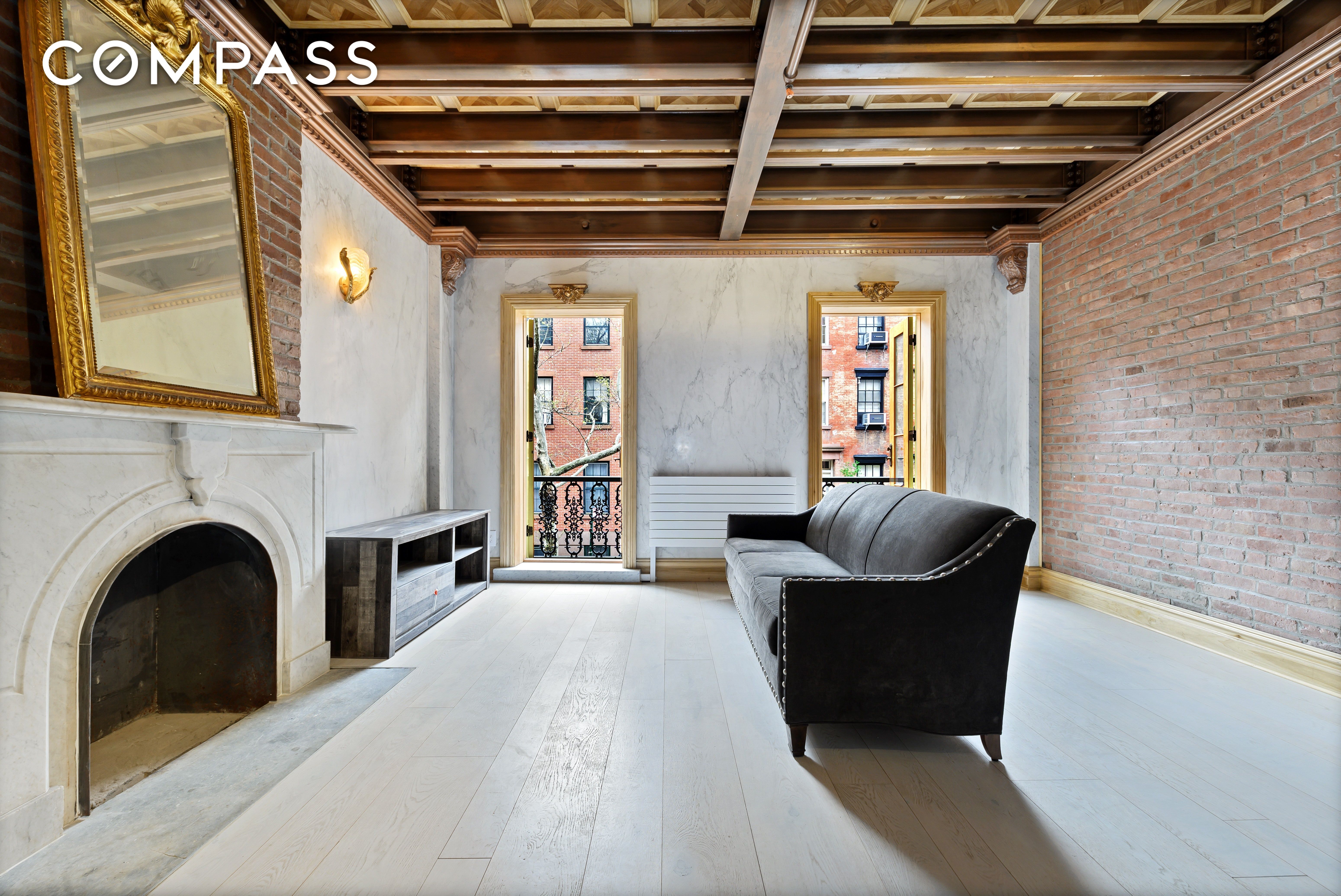 35 Perry Street Parlor, West Village, Downtown, NYC - 1 Bedrooms  
2 Bathrooms  
4 Rooms - 