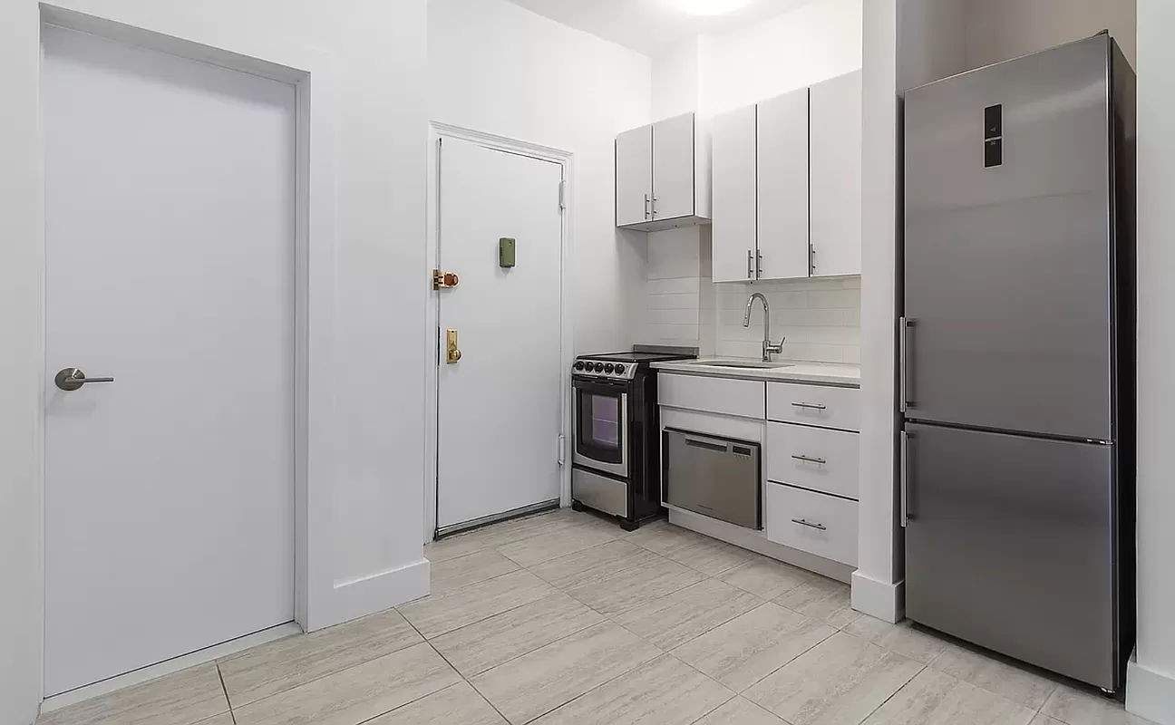 444 West 48th Street 1A, Midtown West, Midtown West, NYC - 1 Bedrooms  
1 Bathrooms  
1 Rooms - 