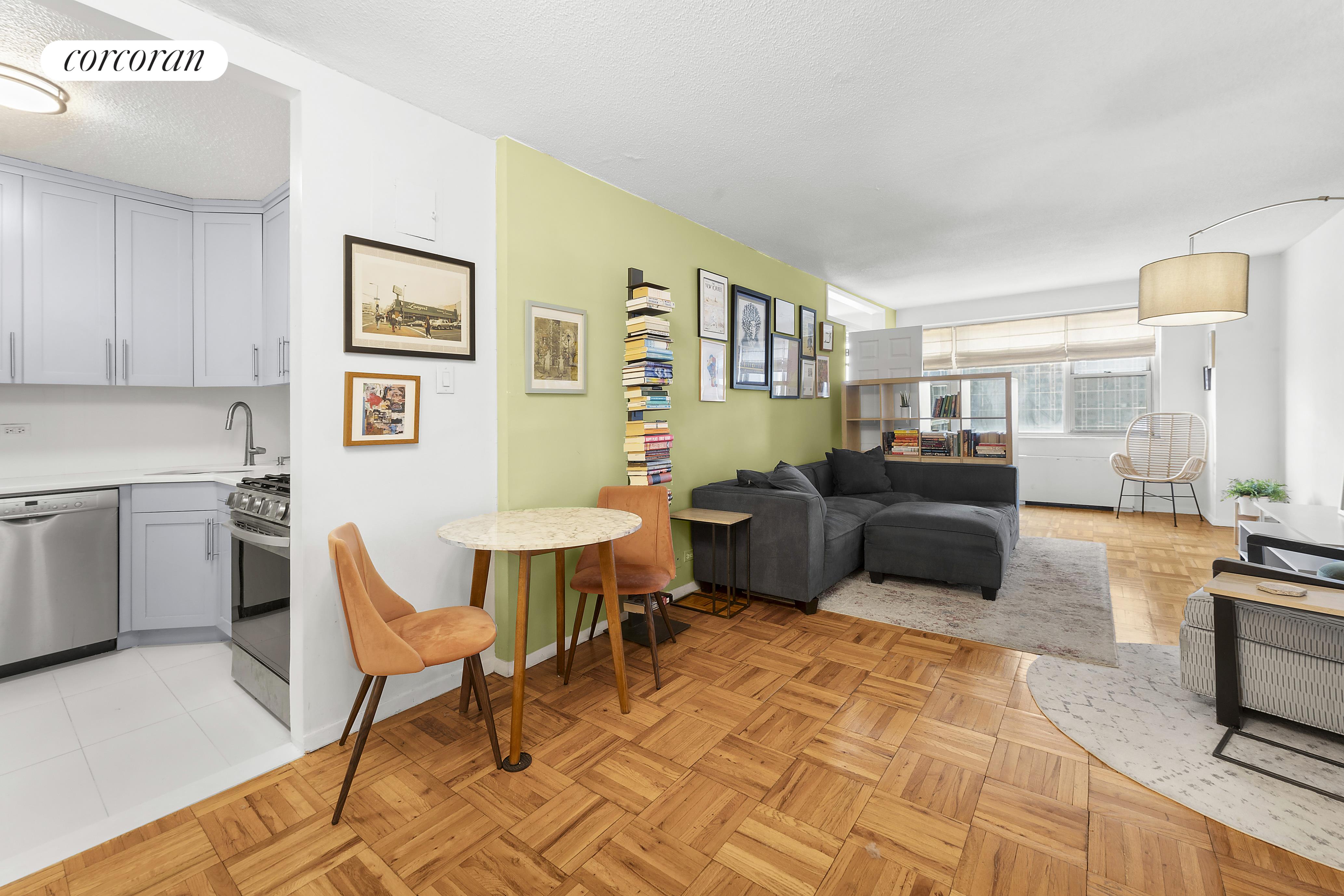 300 East 40th Street 21G, Murray Hill, Midtown East, NYC - 1 Bedrooms  
1 Bathrooms  
4 Rooms - 