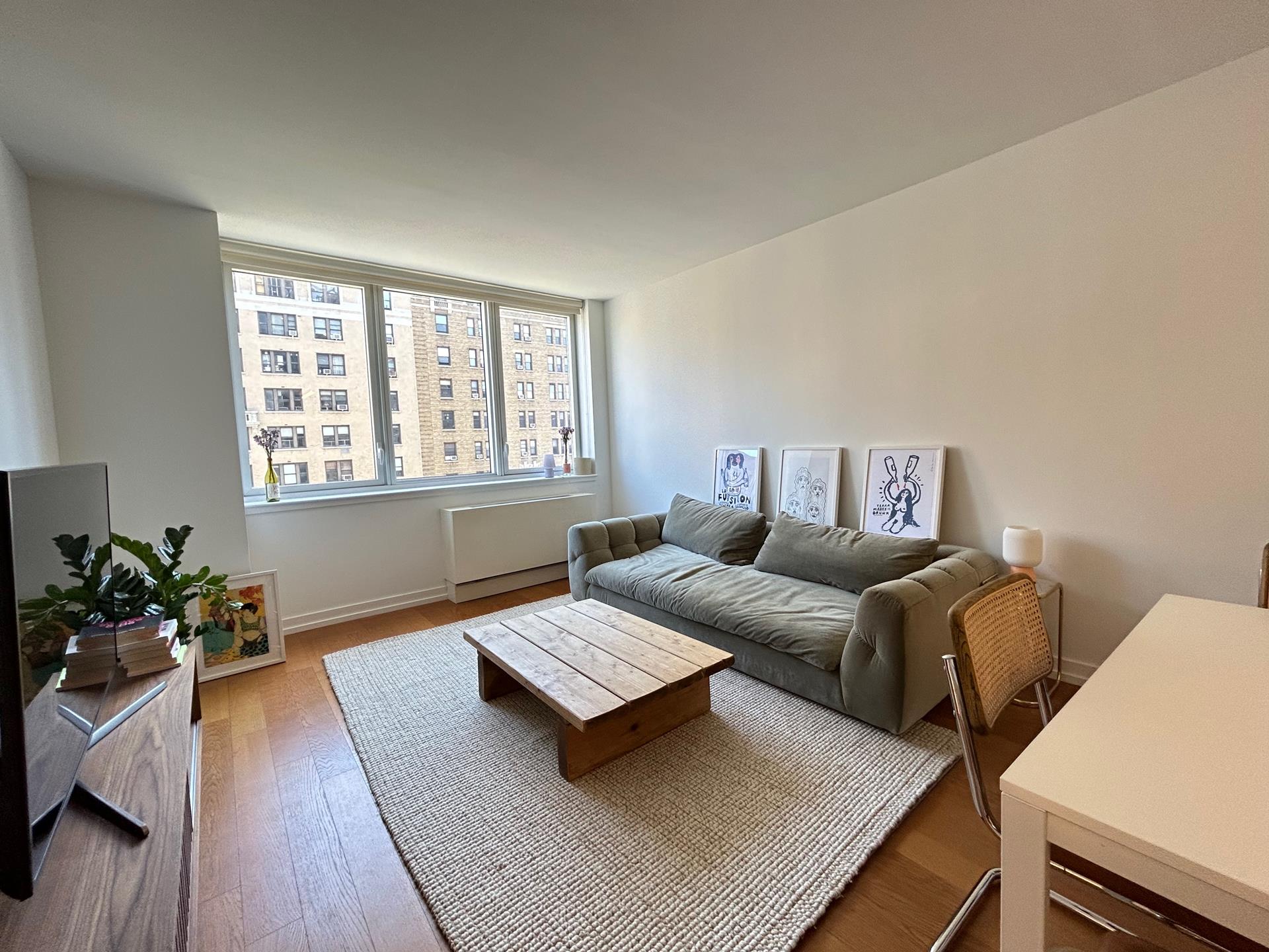 Photo 1 of 250 West 93rd Street 10G, Upper West Side, NYC, $4,875, Web #: 1073202977