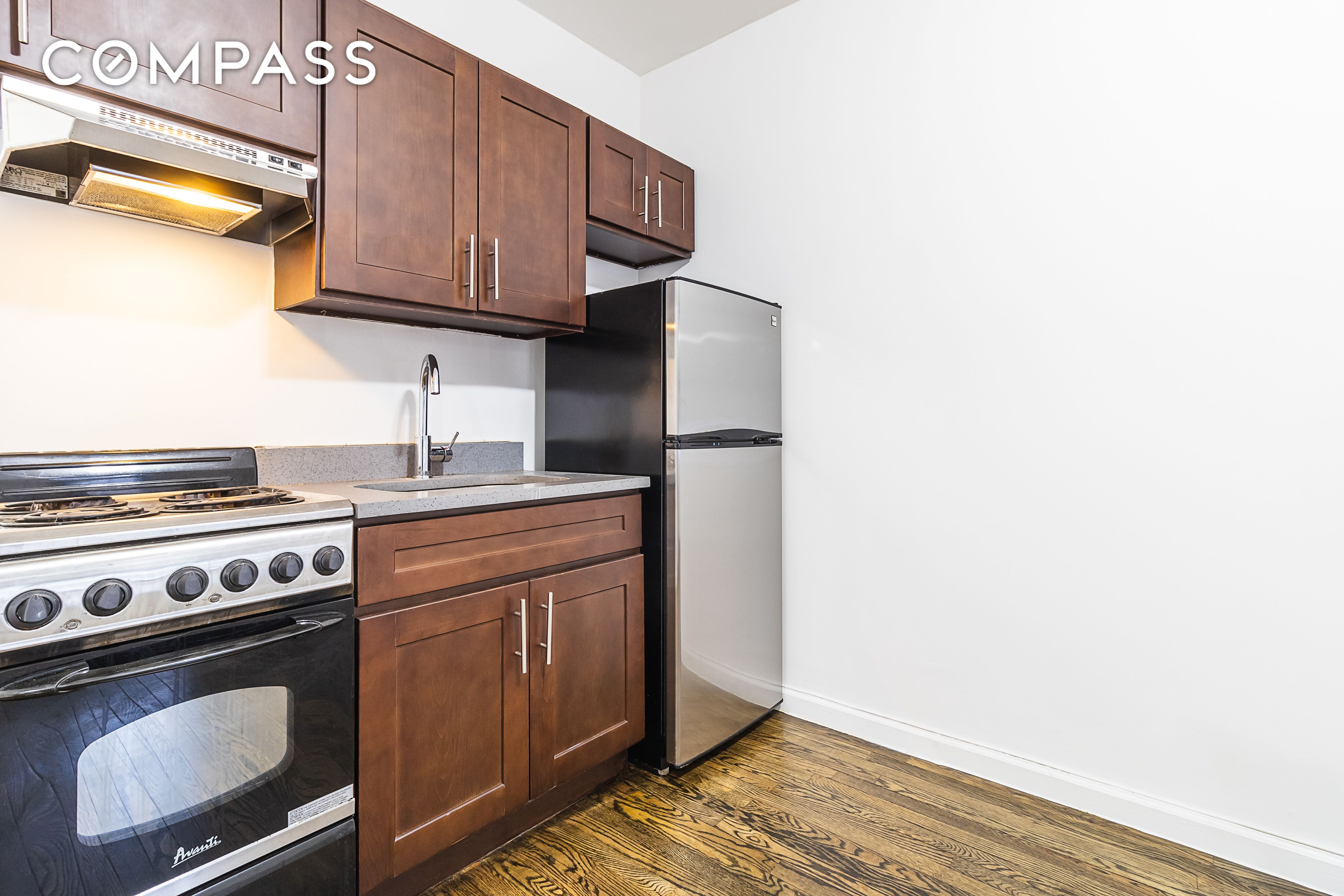 341 West 45th Street 601A, Hell S Kitchen, Midtown West, NYC - 3 Bedrooms  
1 Bathrooms  
4 Rooms - 