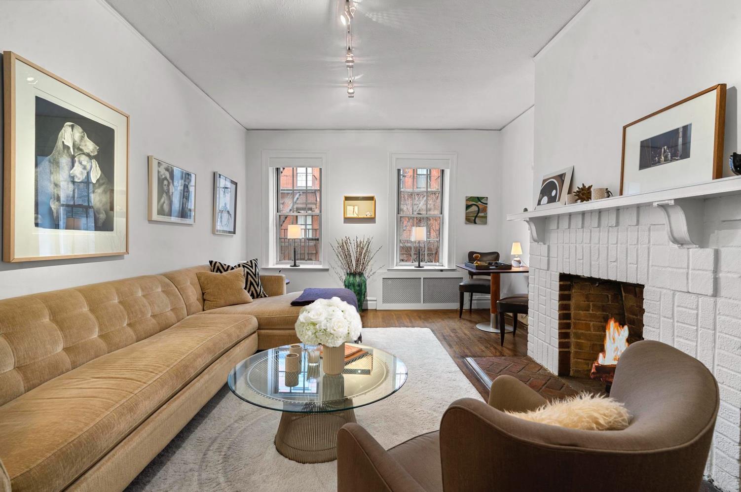 22 Grove Street 3B, West Village, Downtown, NYC - 1 Bedrooms  
1 Bathrooms  
5 Rooms - 