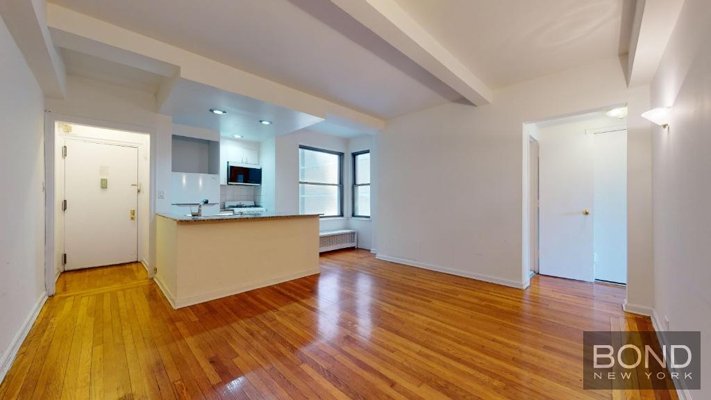 301 East 38th Street 6A, Murray Hill, Midtown East, NYC - 1 Bedrooms  
1 Bathrooms  
3 Rooms - 