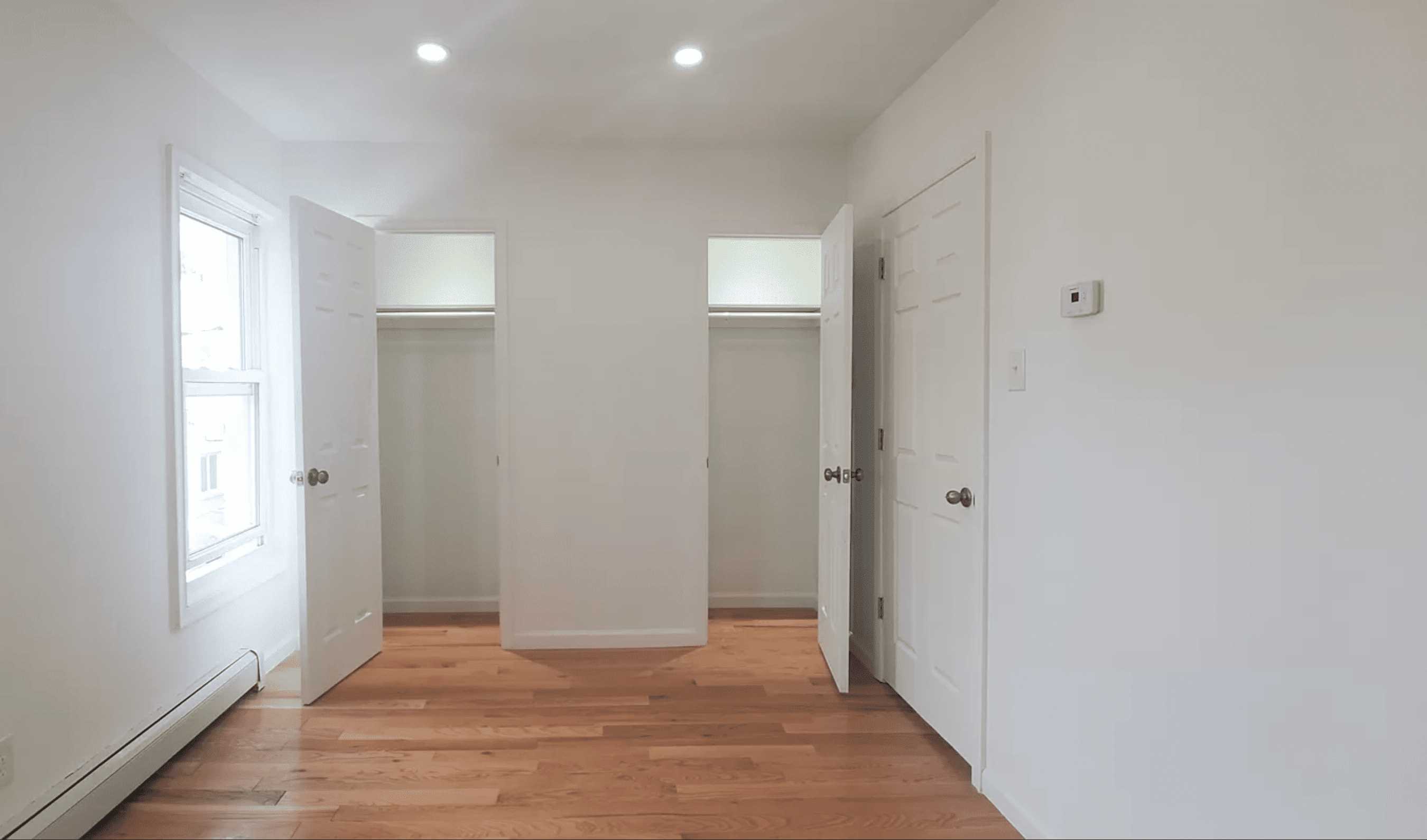 1071 78th Street 2, Dyker Heights, Brooklyn, New York - 1 Bedrooms  
1 Bathrooms  
3 Rooms - 