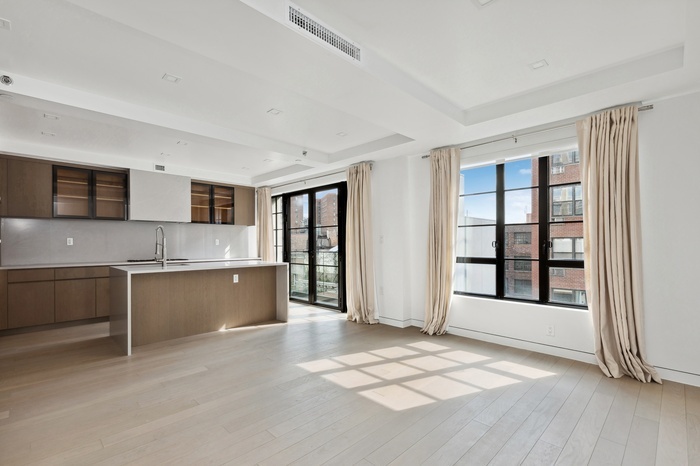327 East 22nd Street 6-B, Gramercy Park, Downtown, NYC - 2 Bedrooms  
2 Bathrooms  
4 Rooms - 