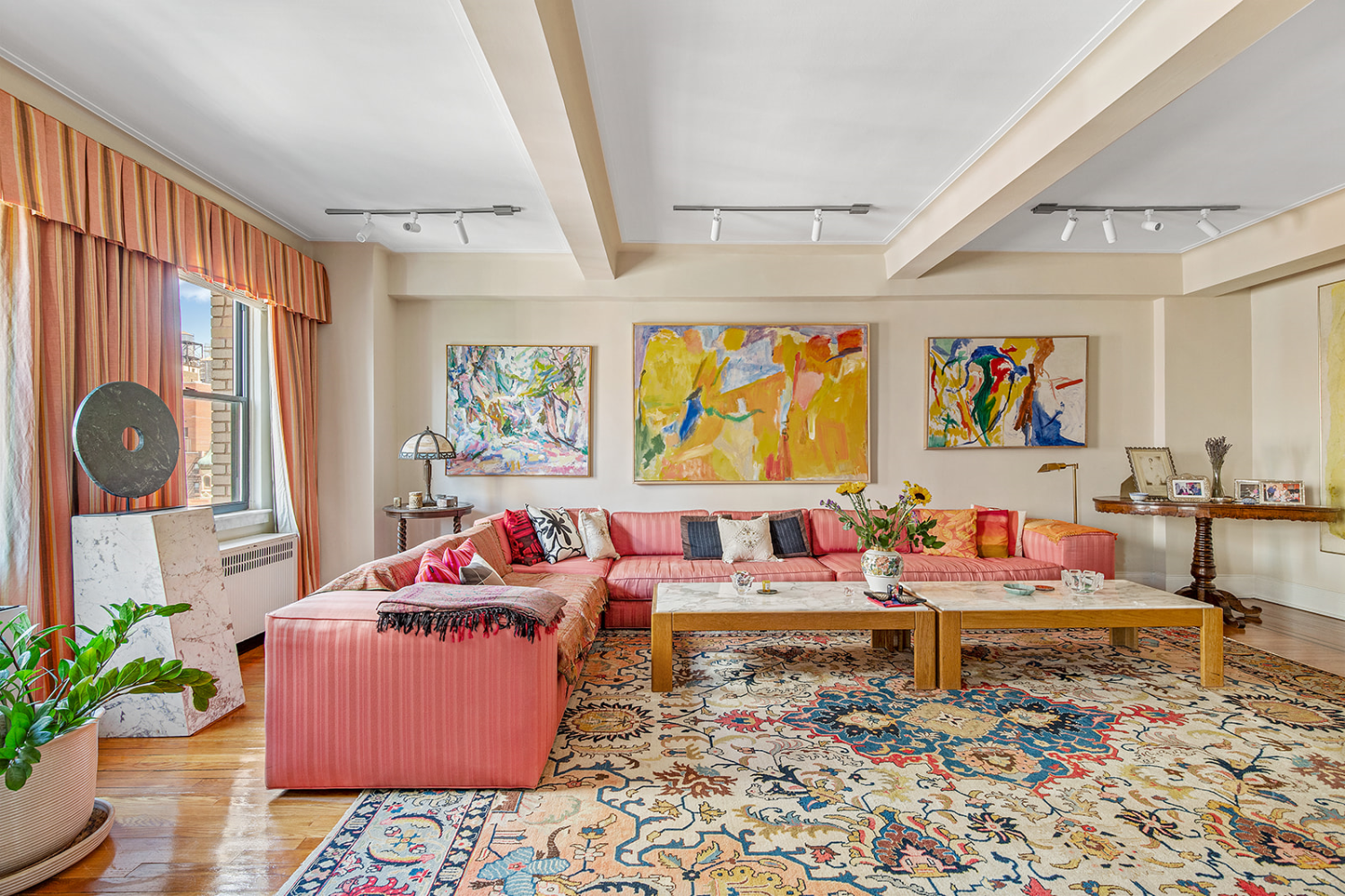 49 East 96th Street 8E/9E, Carnegie Hill, Upper East Side, NYC - 3 Bedrooms  
2.5 Bathrooms  
6 Rooms - 