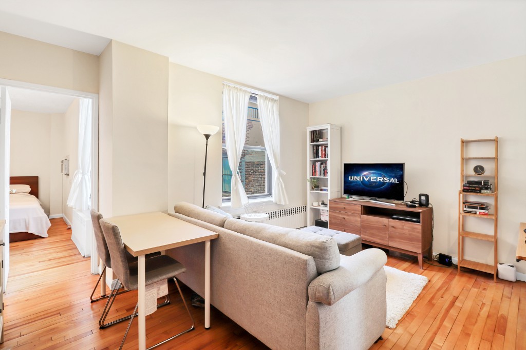 112 West 72nd Street Phc, Upper West Side, Upper West Side, NYC - 1 Bedrooms  
1 Bathrooms  
3 Rooms - 